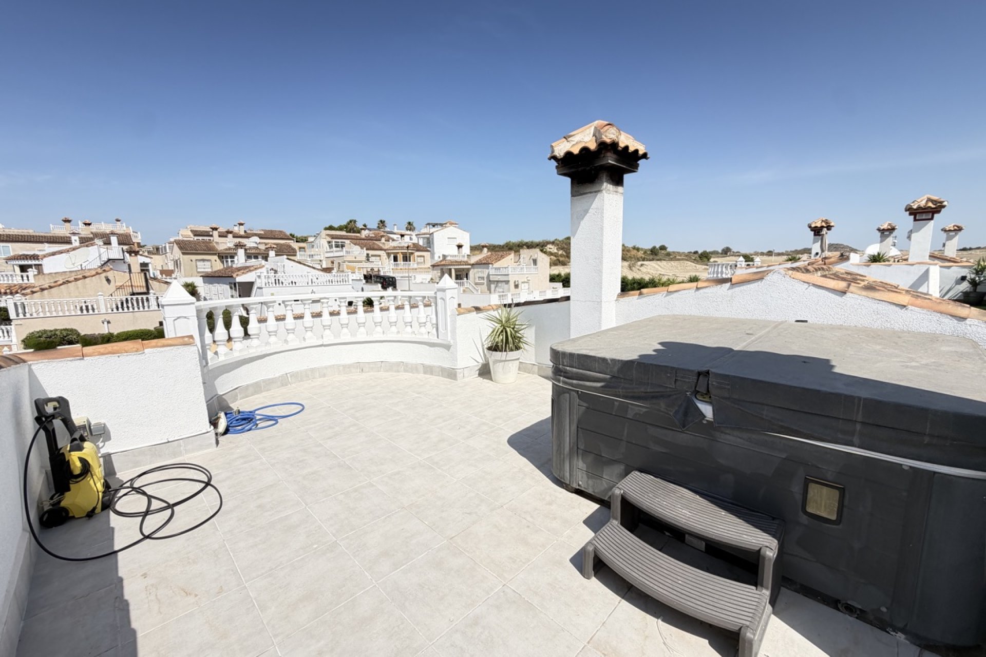Resale - Villa -
San Miguel de Salinas - Lake View Mansions