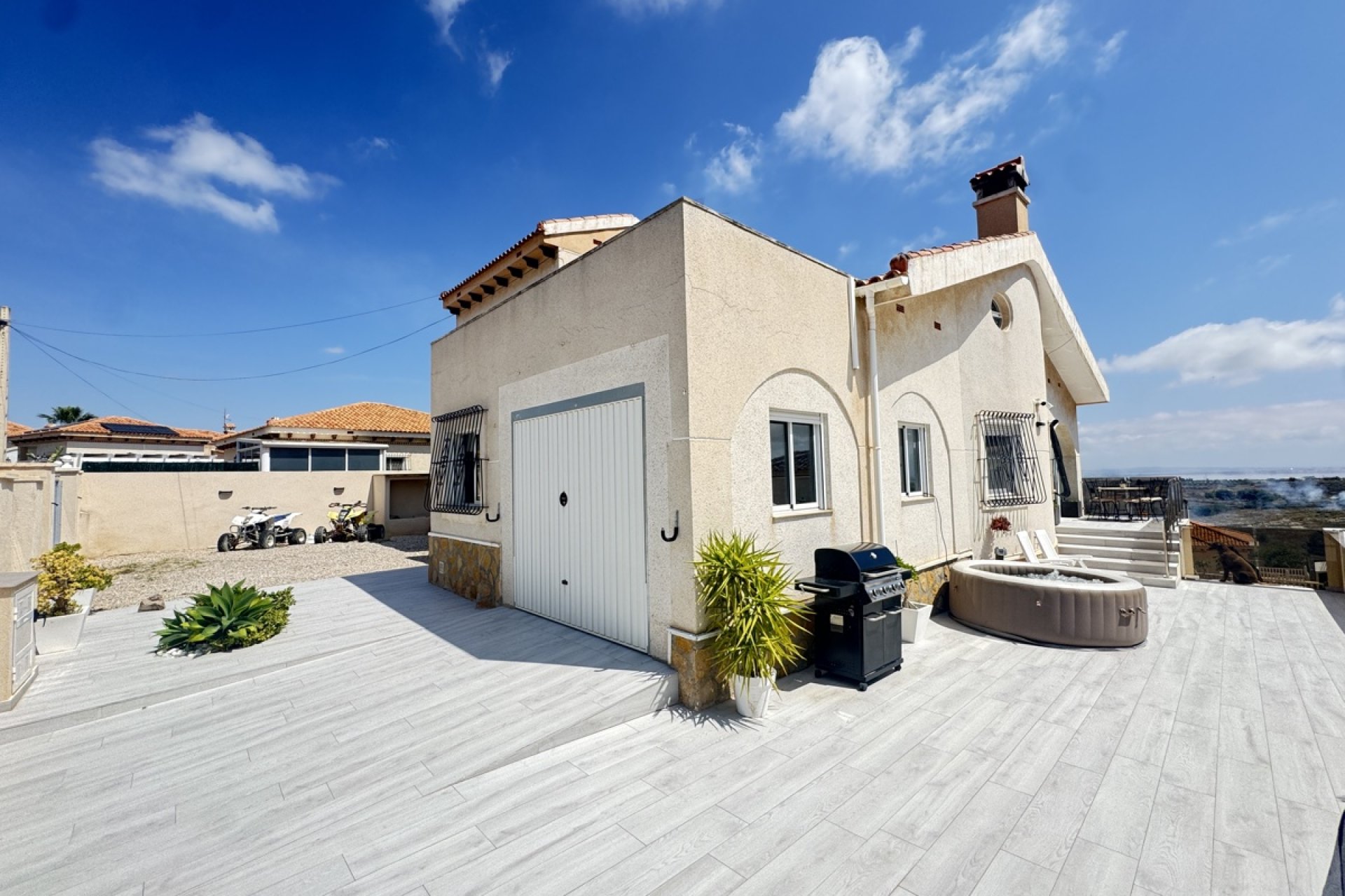 Resale - Villa -
San Miguel de Salinas - Las Comunicaciones
