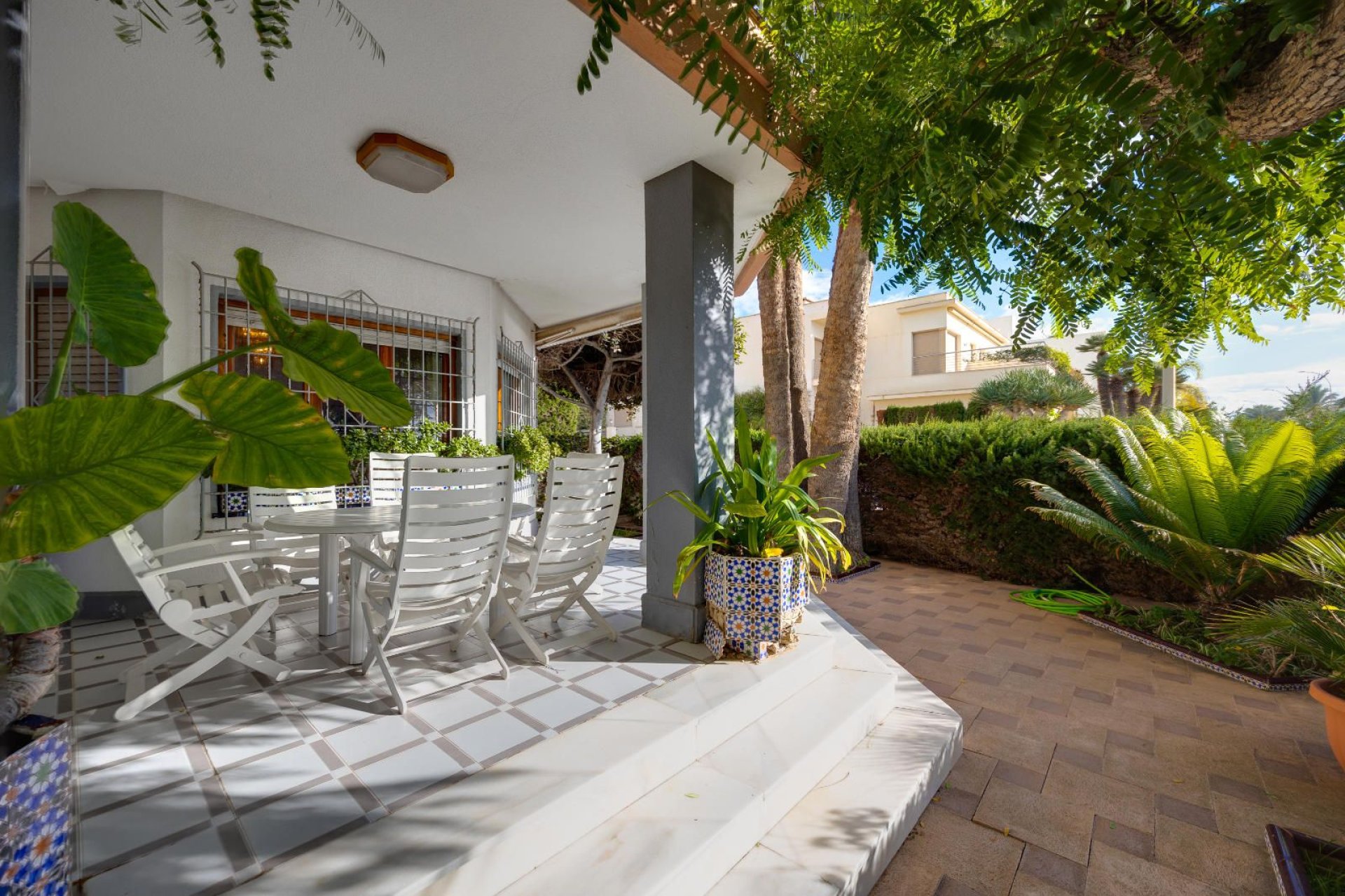 Resale - Villa -
Santa Pola