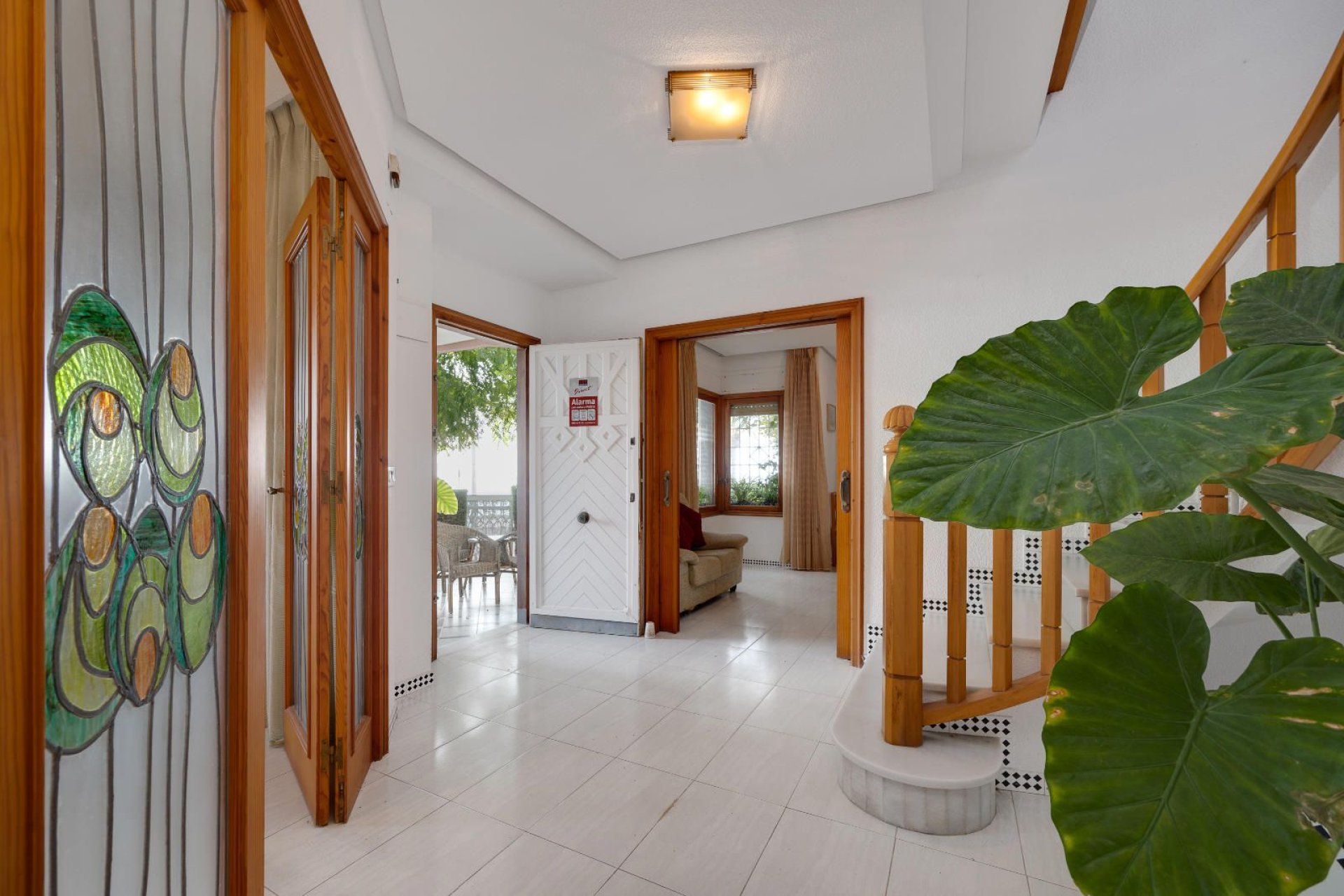 Resale - Villa -
Santa Pola