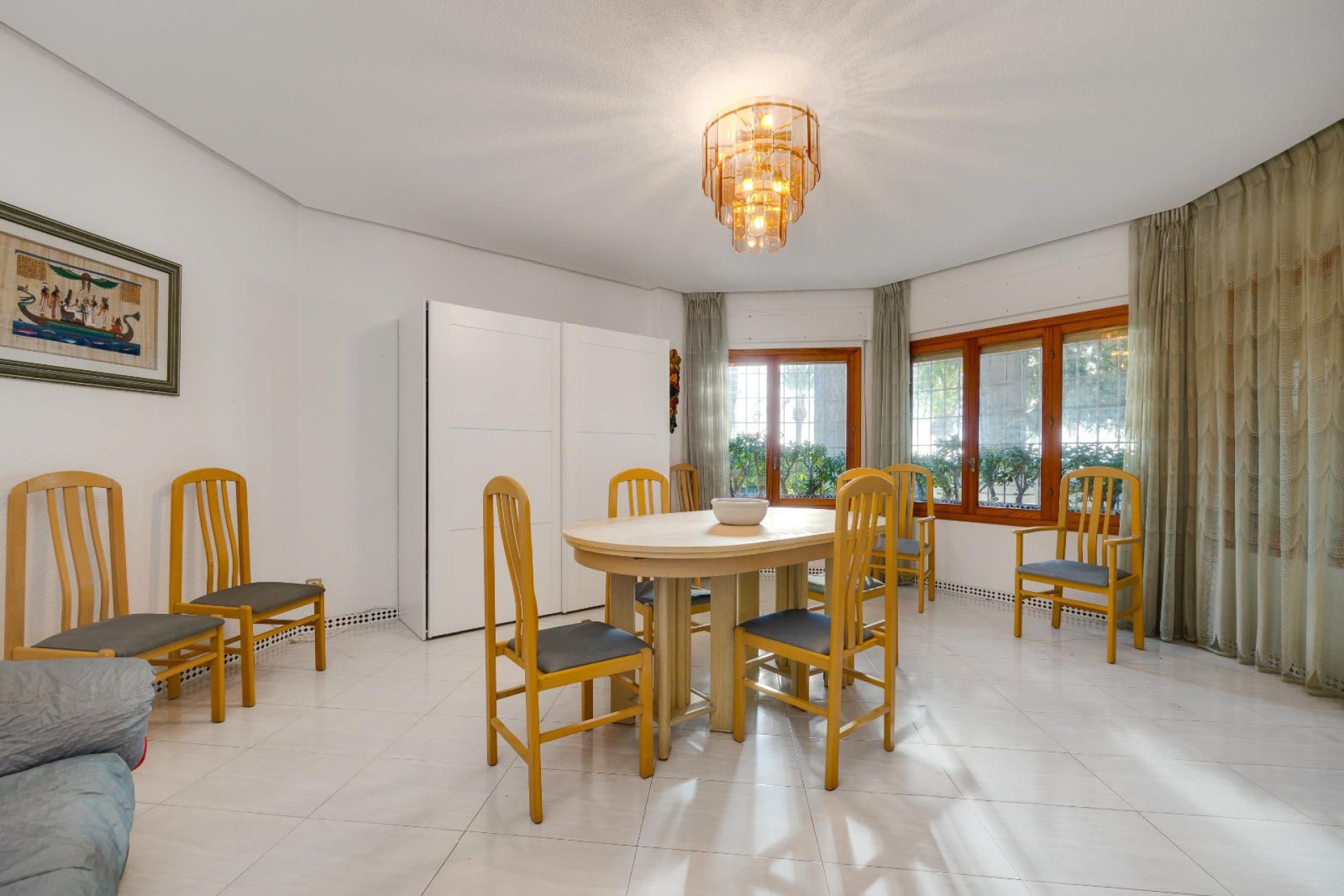 Resale - Villa -
Santa Pola