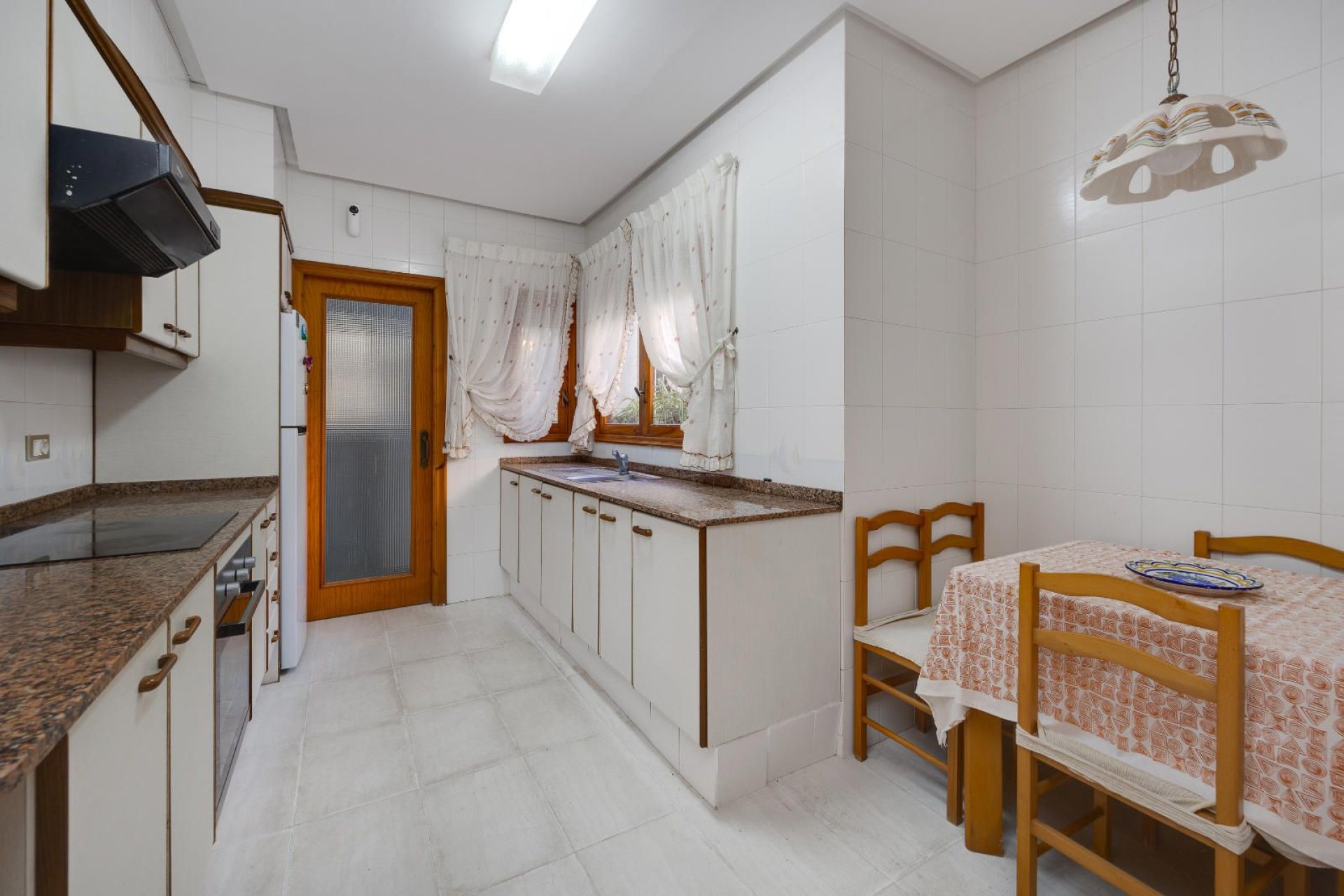 Resale - Villa -
Santa Pola