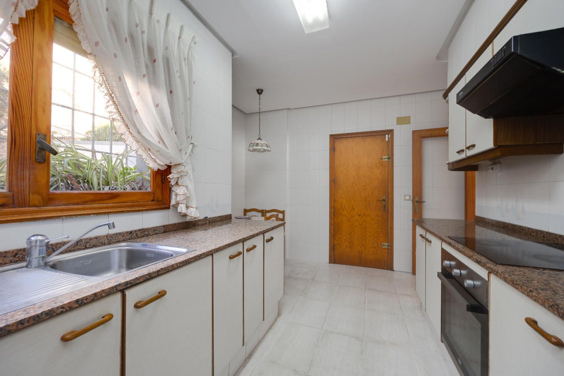 Resale - Villa -
Santa Pola