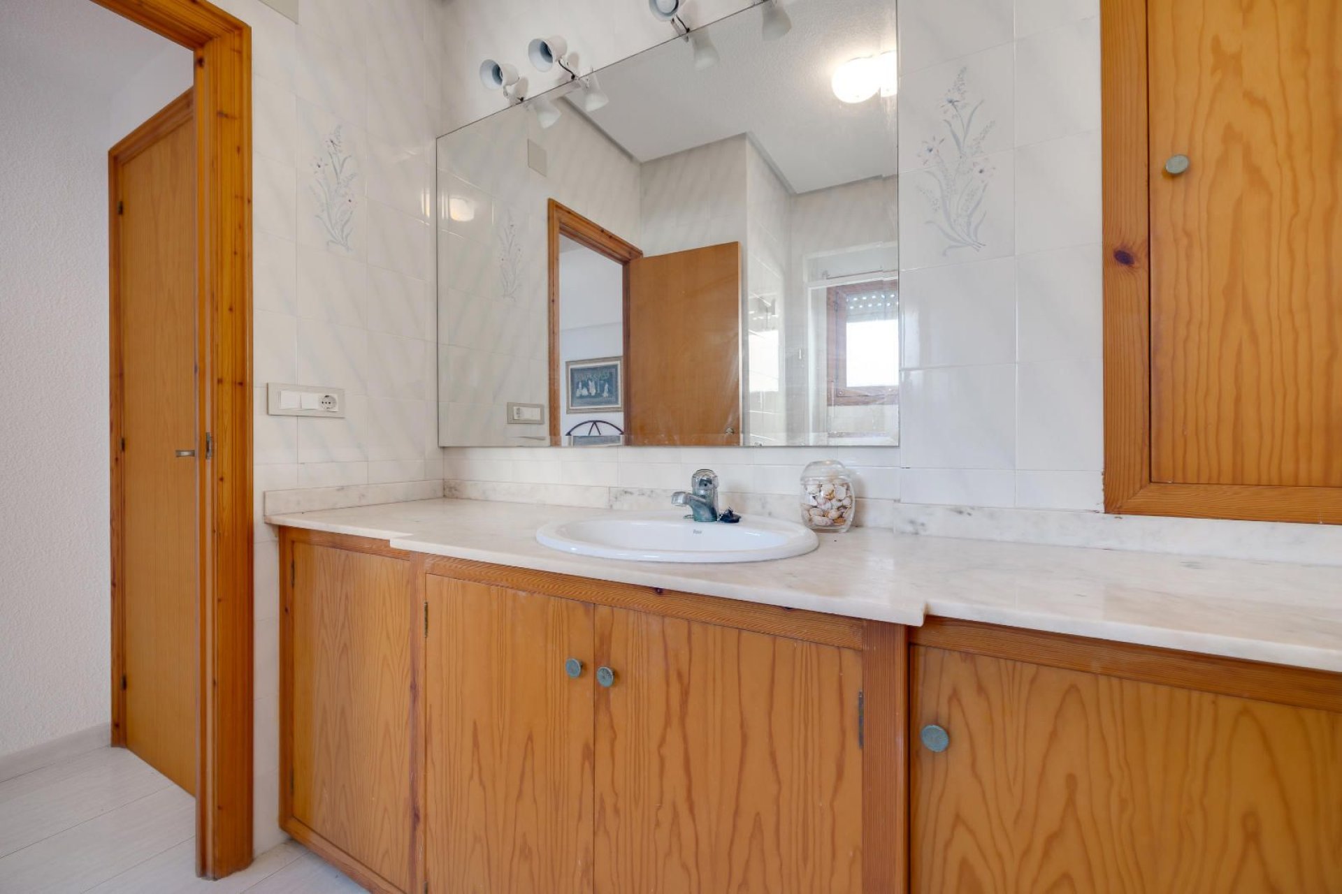 Resale - Villa -
Santa Pola