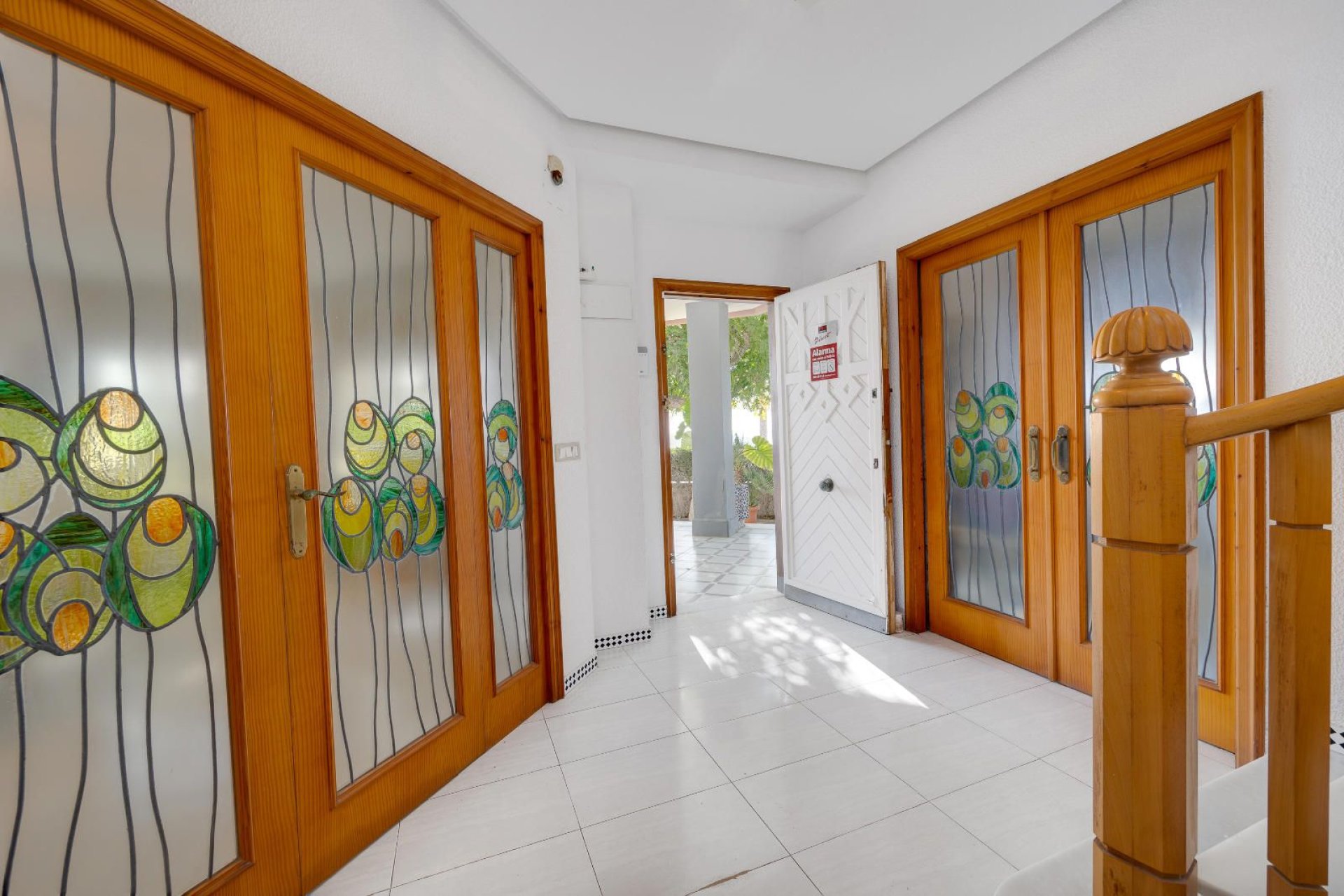 Resale - Villa -
Santa Pola