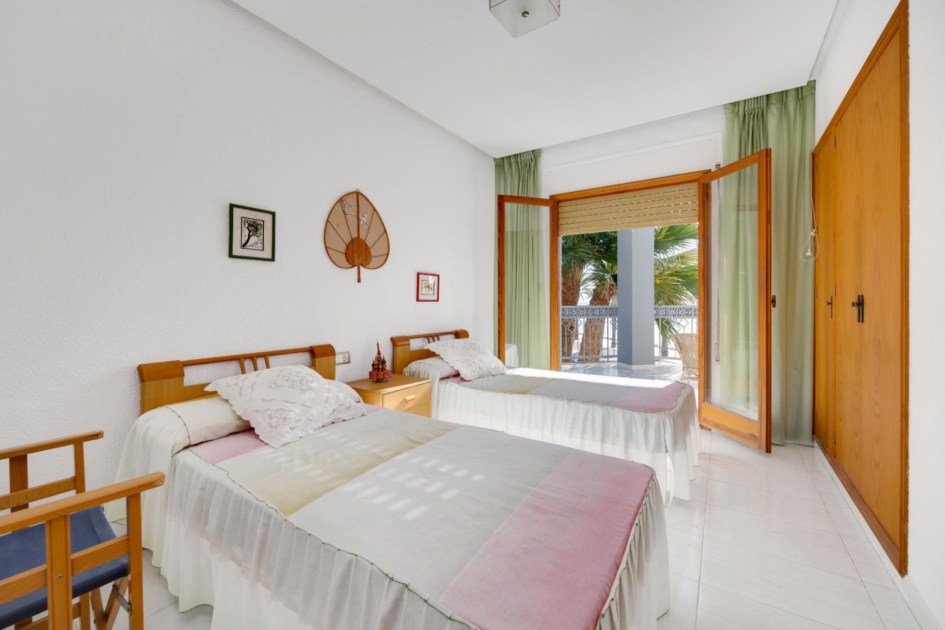 Resale - Villa -
Santa Pola