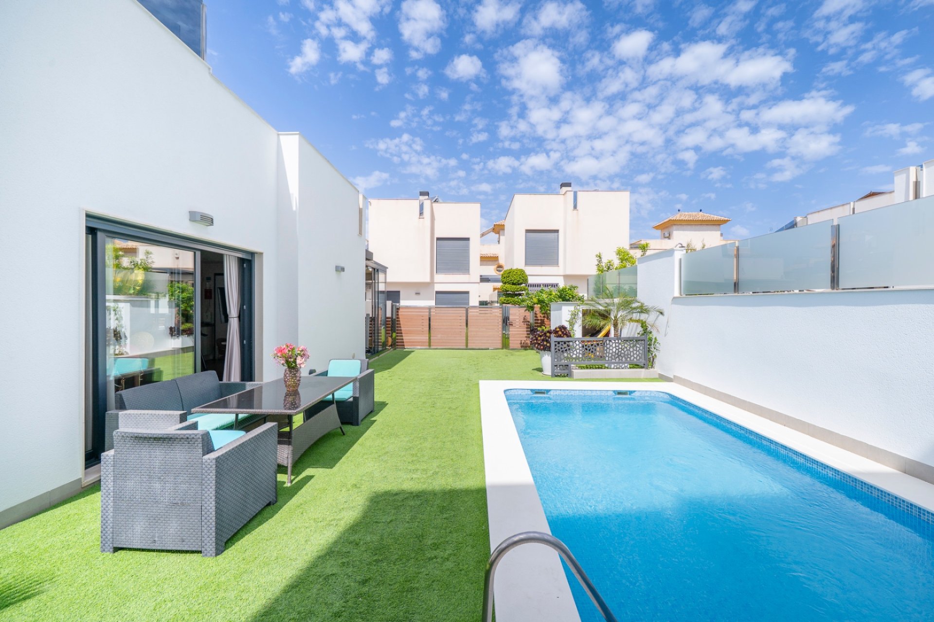 Resale - Villa -
Torrevieja - Aguas Nuevas