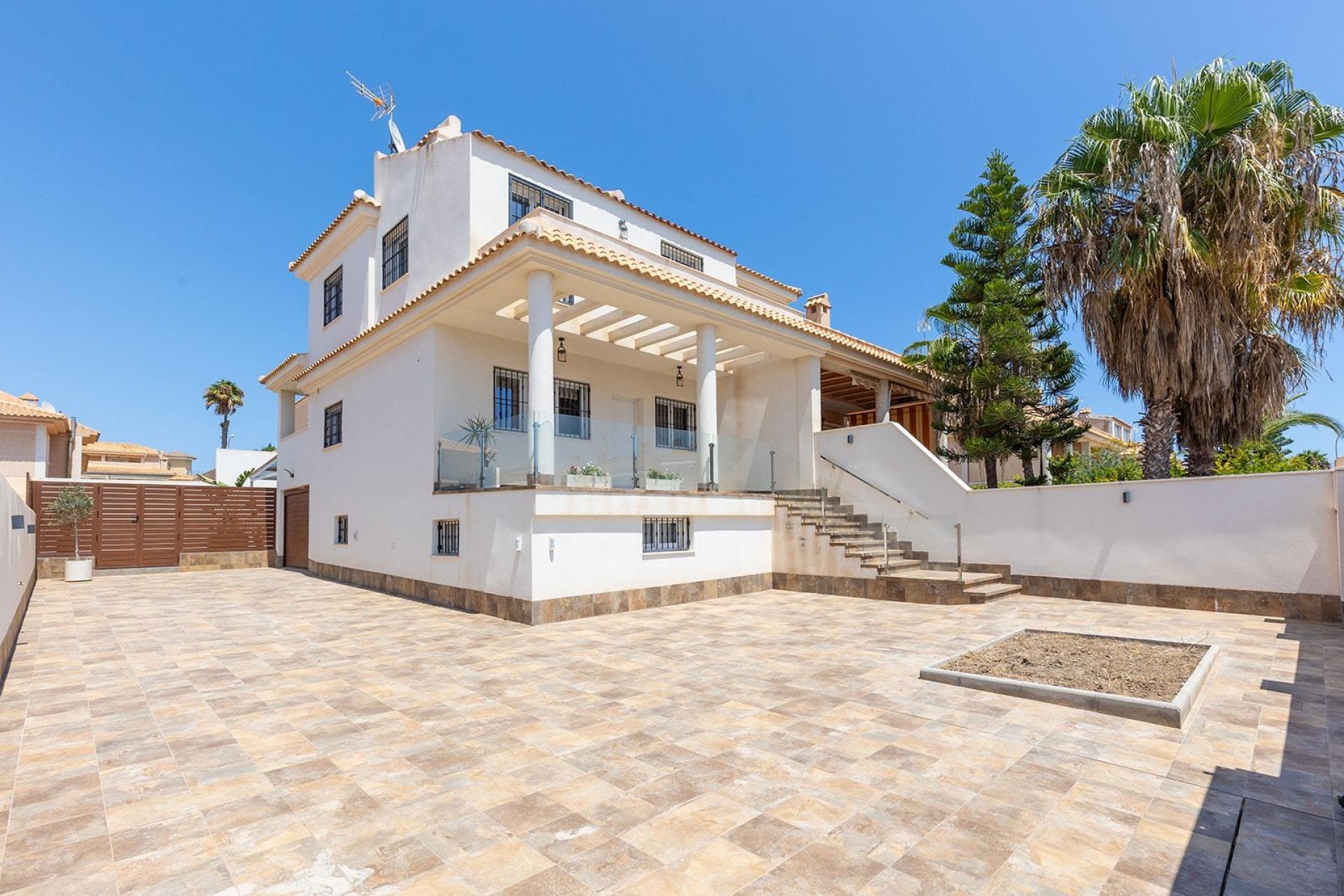 Resale - Villa -
Torrevieja - Aguas Nuevas