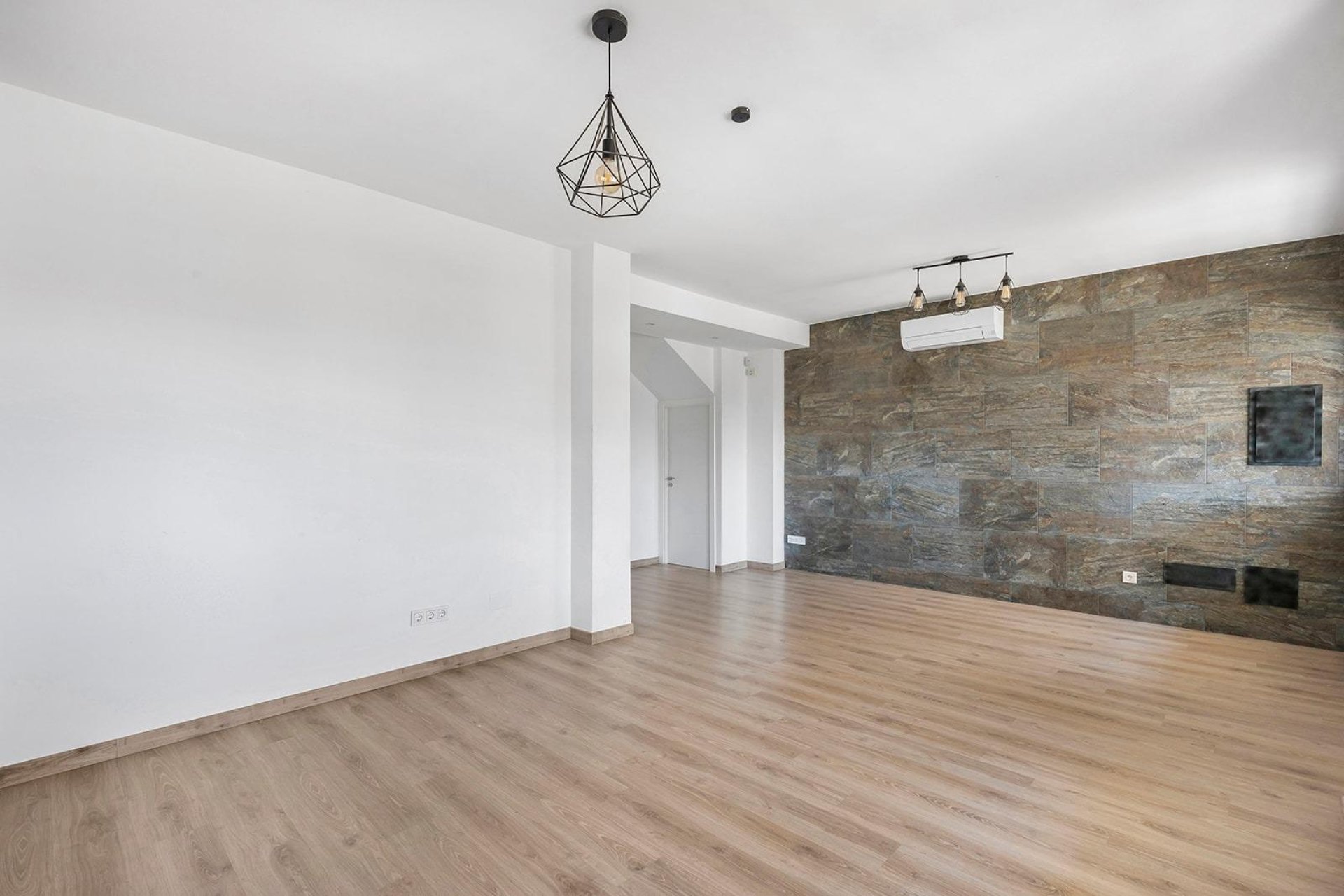 Resale - Villa -
Torrevieja - Aguas Nuevas