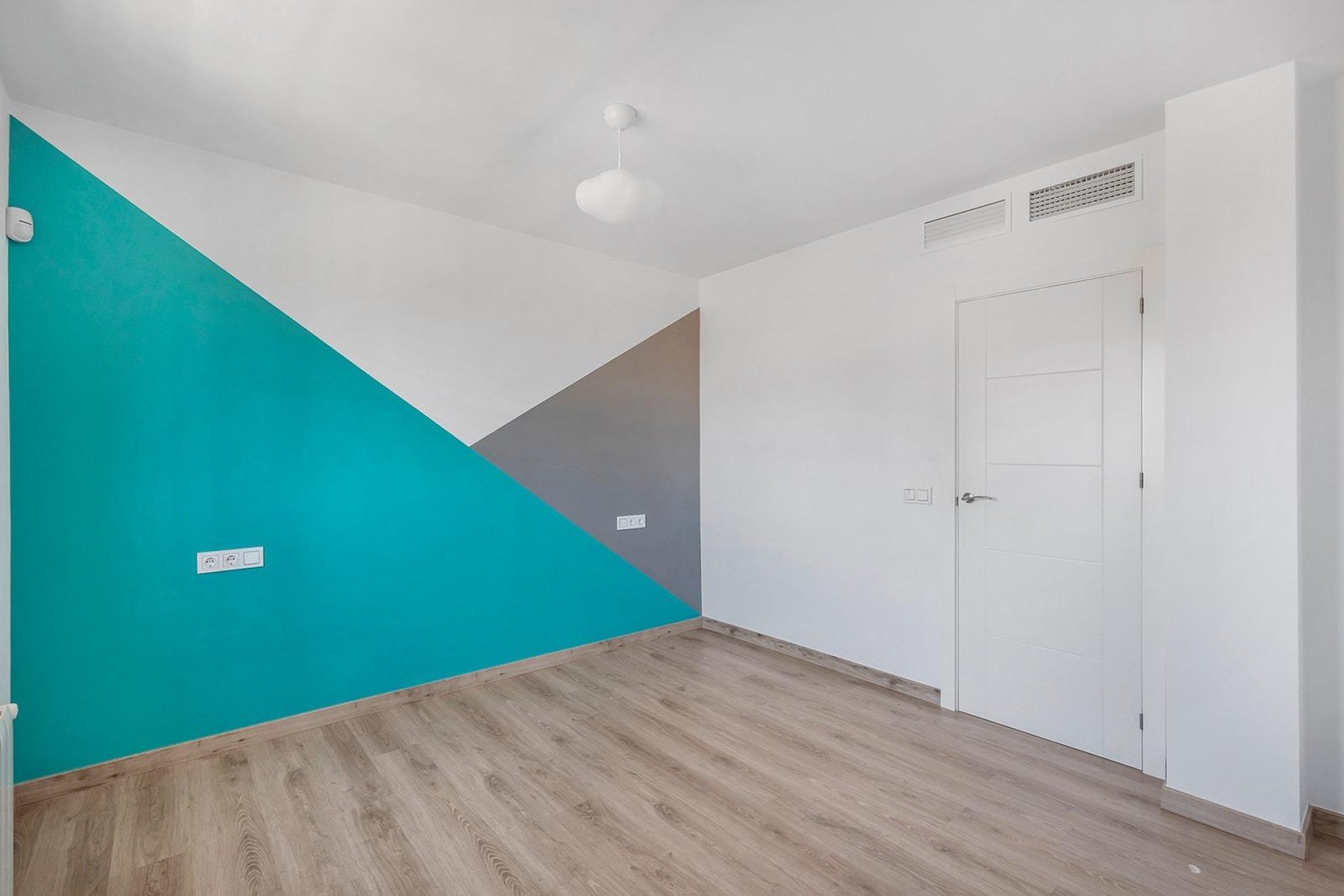 Resale - Villa -
Torrevieja - Aguas Nuevas