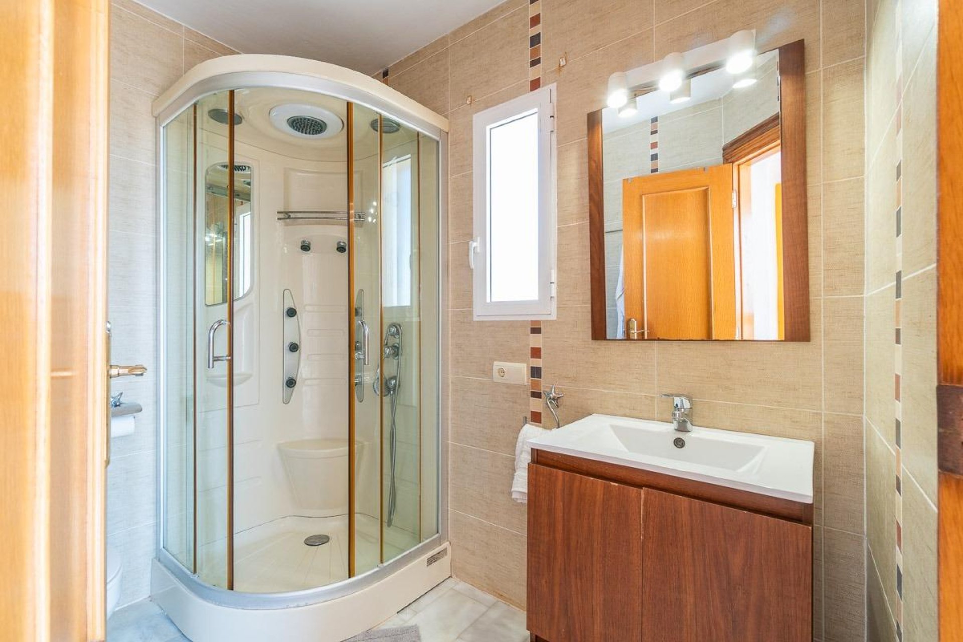 Resale - Villa -
Torrevieja - Cala de cabo cervera