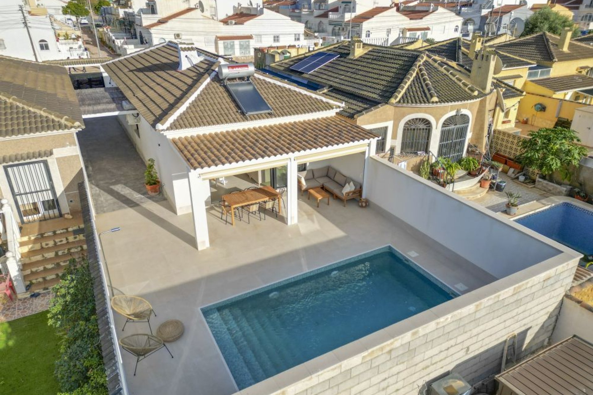 Resale - Villa -
Torrevieja - El Chaparral