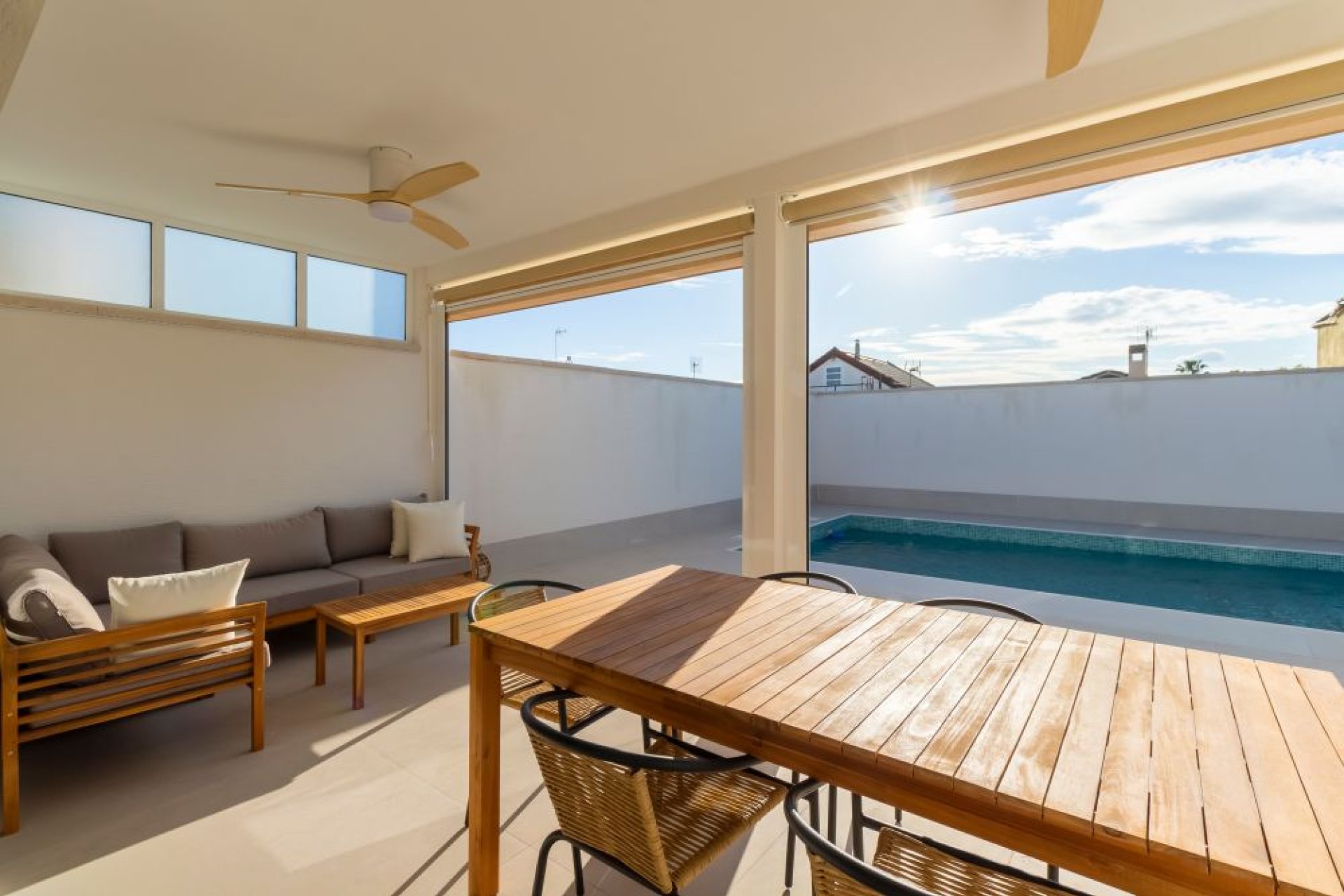 Resale - Villa -
Torrevieja - El Chaparral