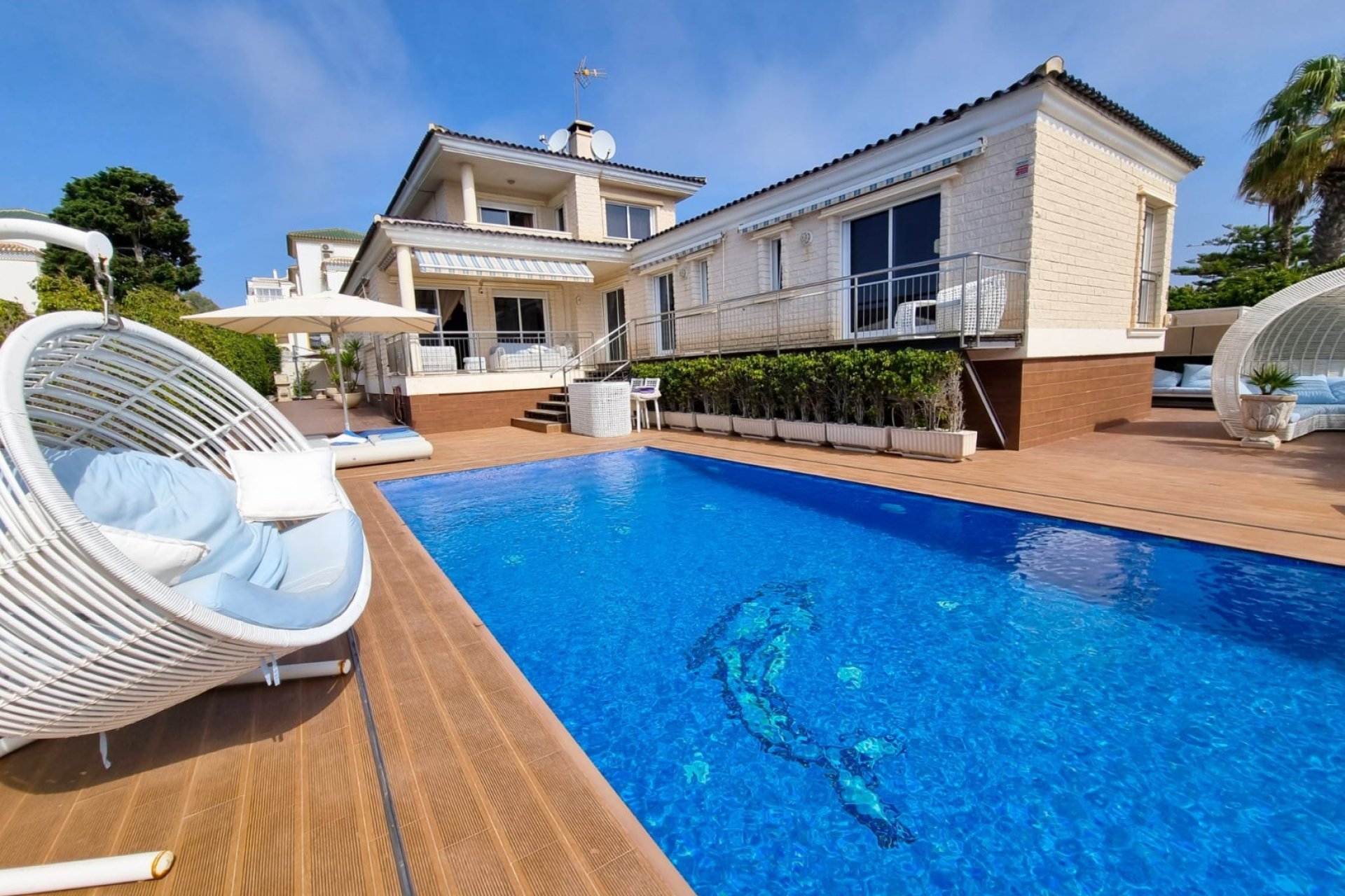 Resale - Villa -
Torrevieja - La Mata - Town