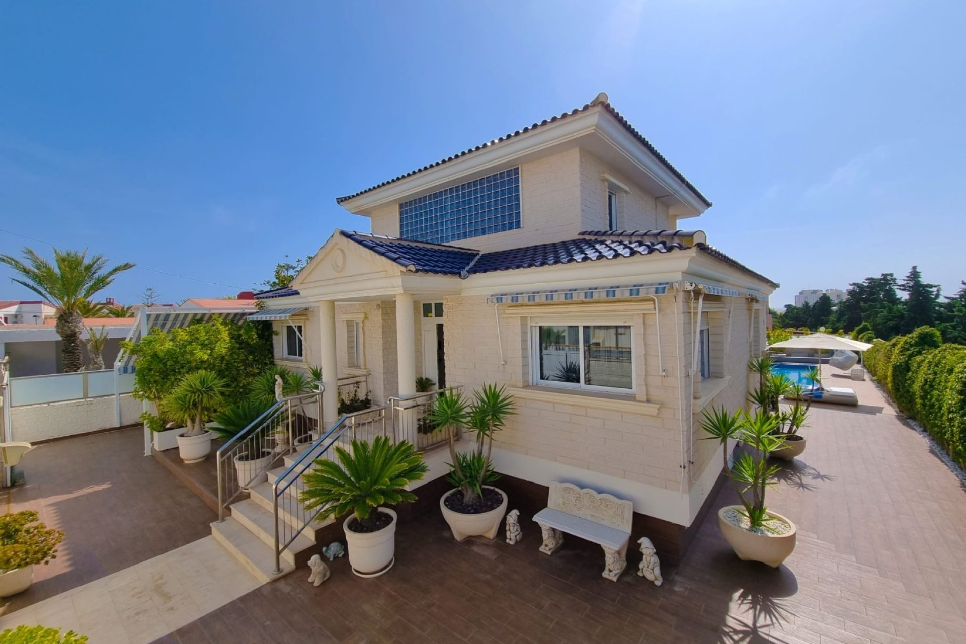 Resale - Villa -
Torrevieja - La Mata - Town