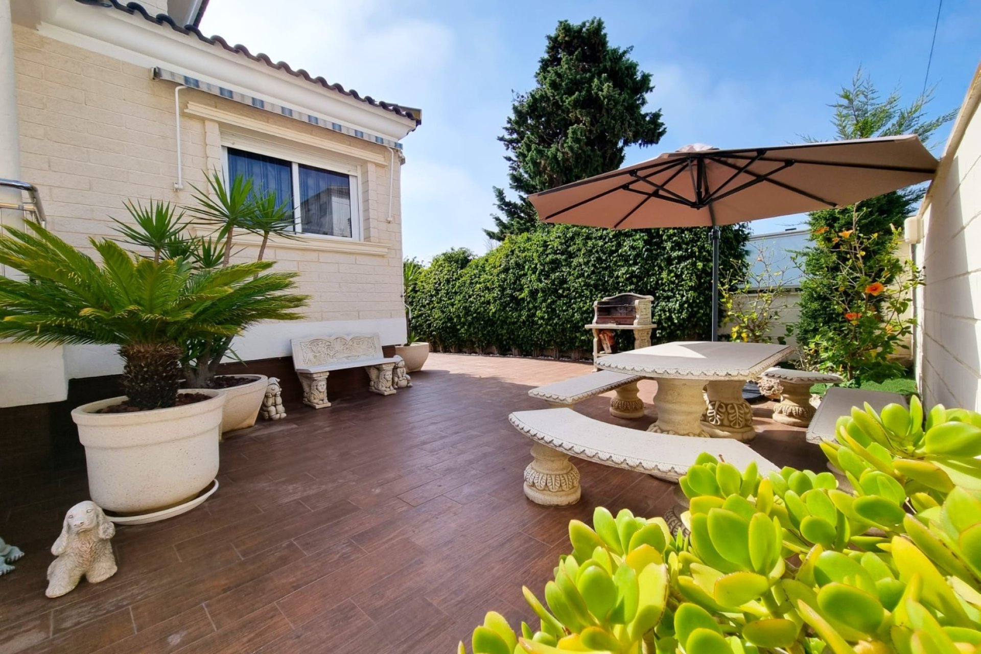 Resale - Villa -
Torrevieja - La Mata - Town