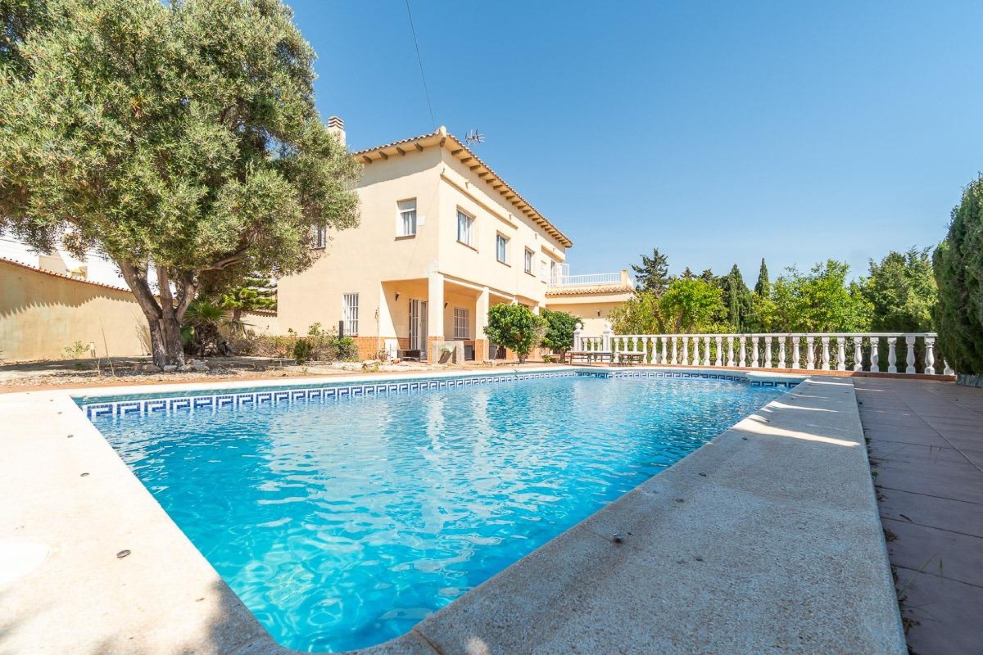Resale - Villa -
Torrevieja - La Mata