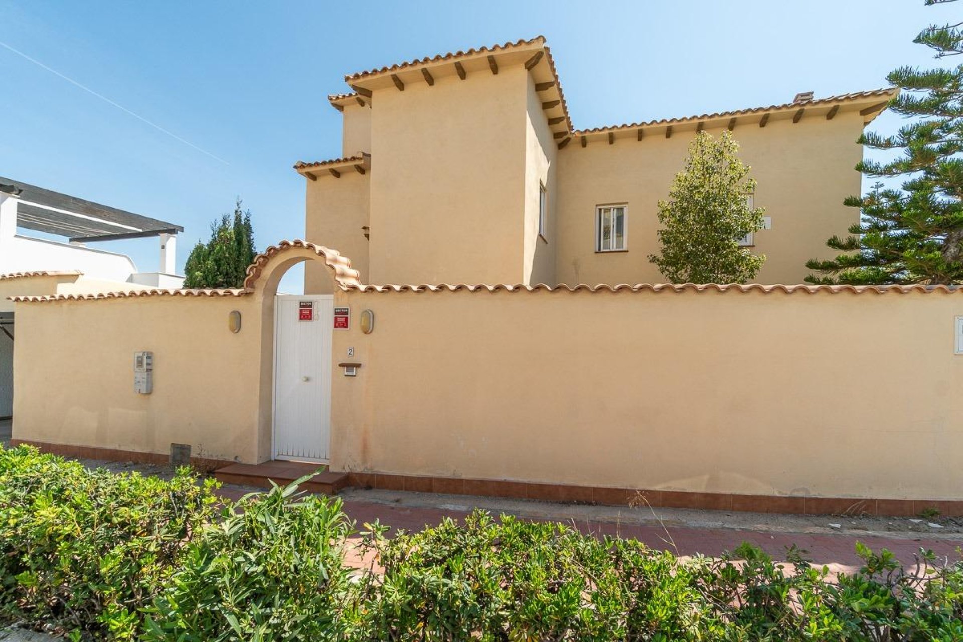 Resale - Villa -
Torrevieja - La Mata