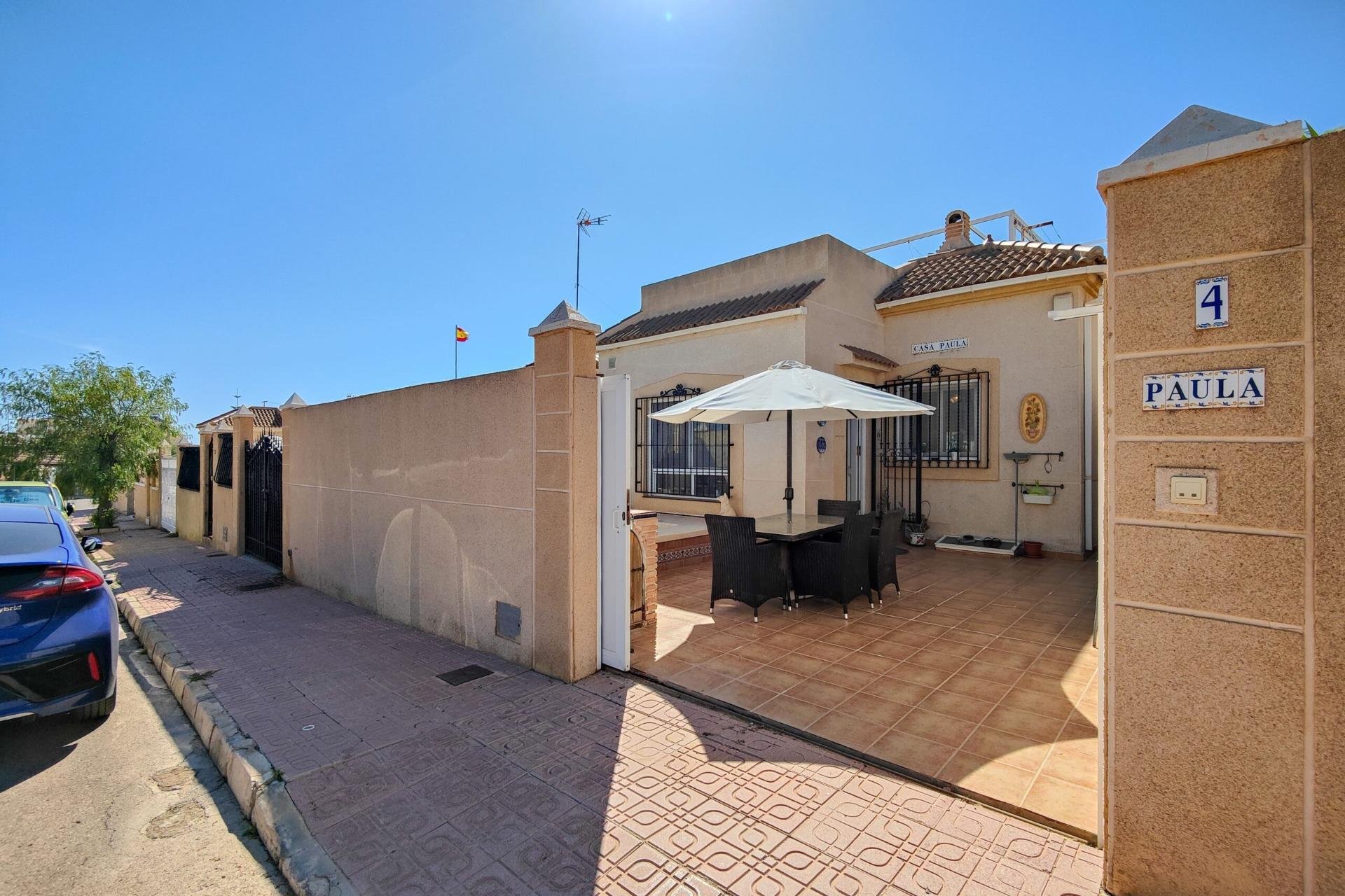 Resale - Villa -
Torrevieja - Los Frutales