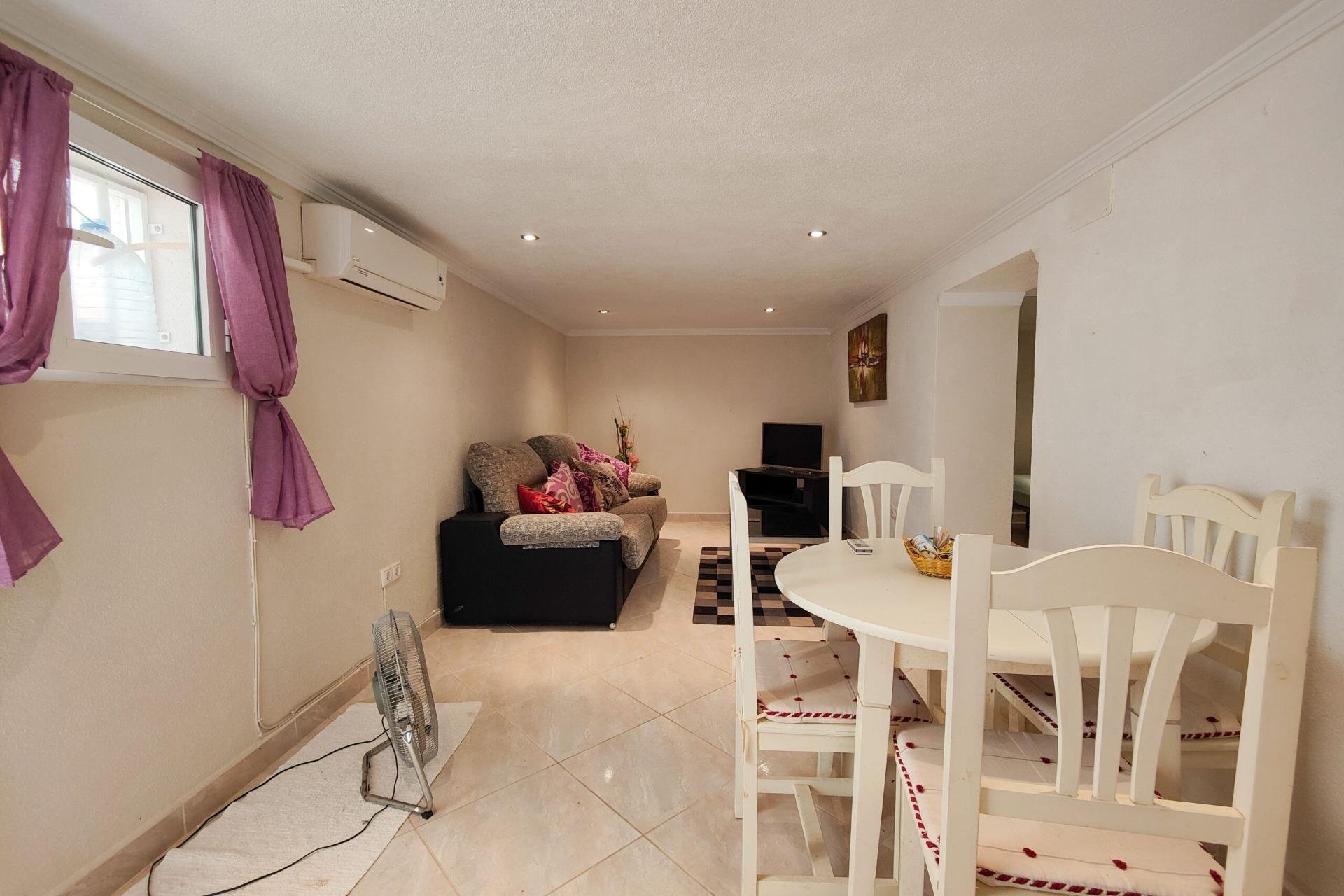 Resale - Villa -
Torrevieja - Los Frutales