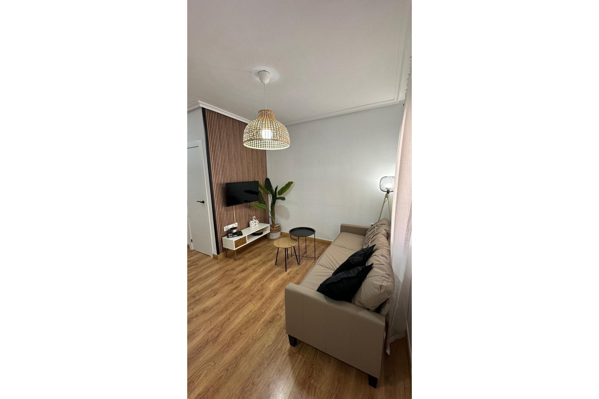 Resale - Villa -
Torrevieja - Playa Flamenca