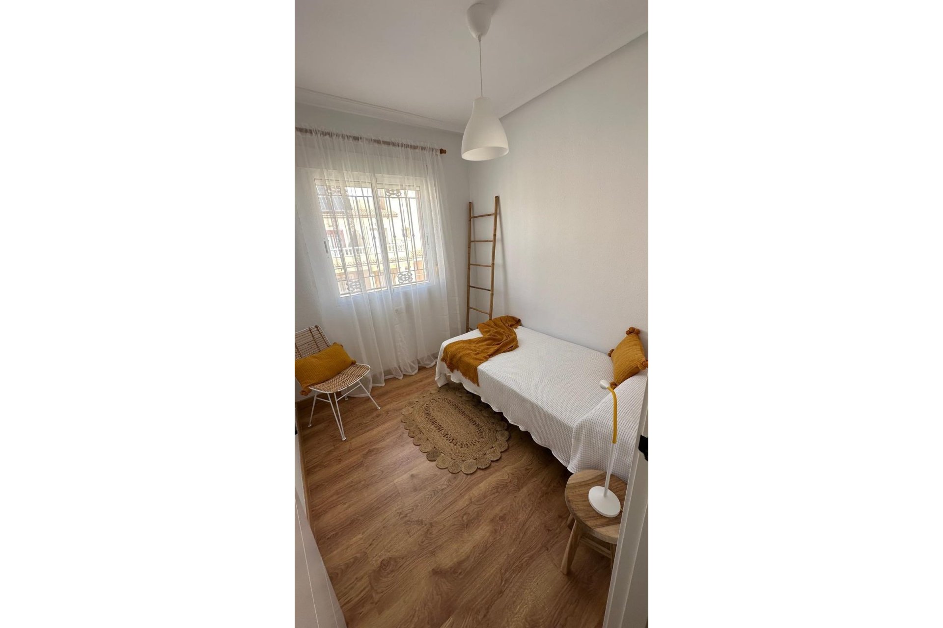 Resale - Villa -
Torrevieja - Playa Flamenca