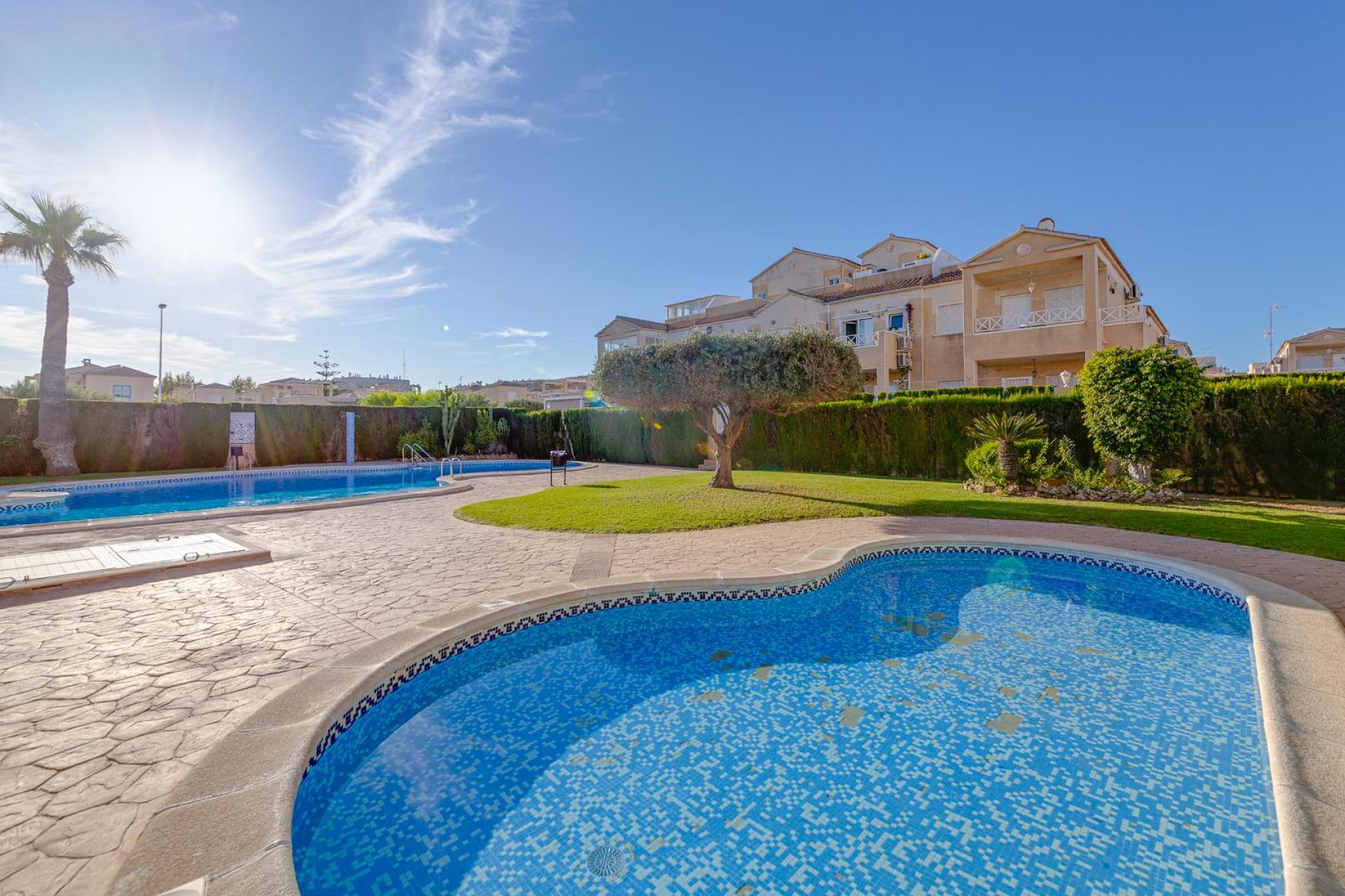 Resale - Villa -
Torrevieja - Pueblo - Centro