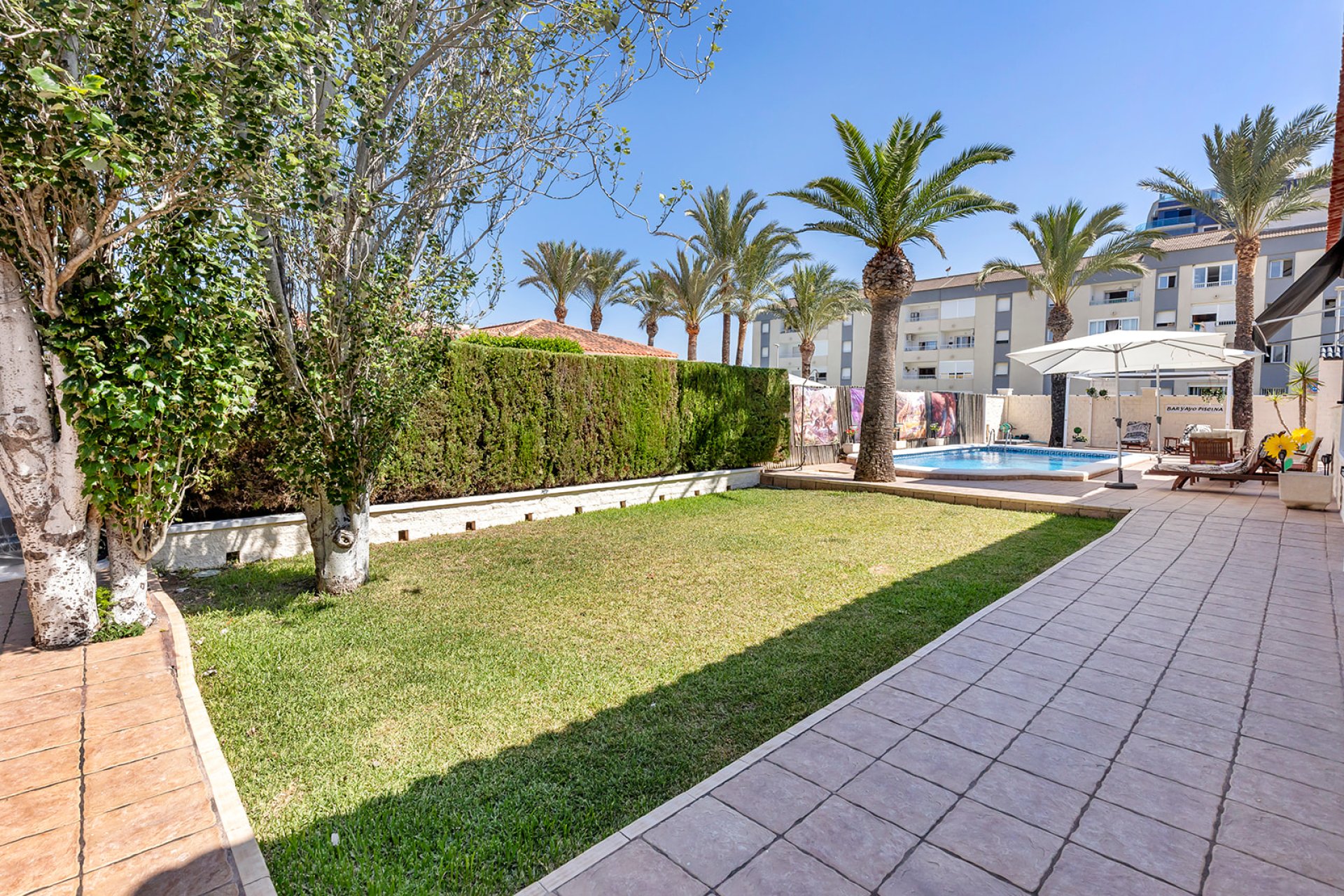 Resale - Villa -
Torrevieja - Punta prima