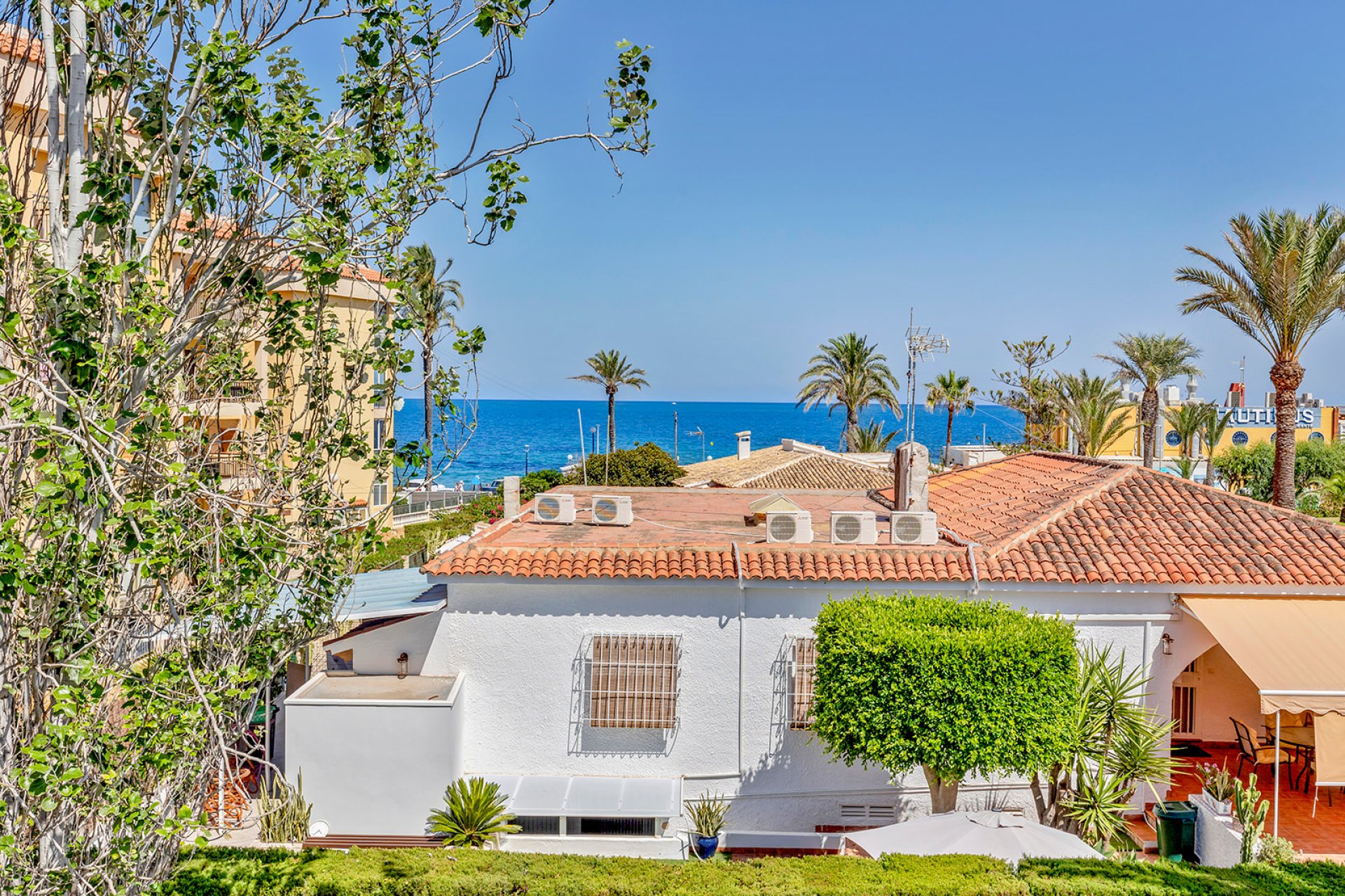 Resale - Villa -
Torrevieja - Punta prima