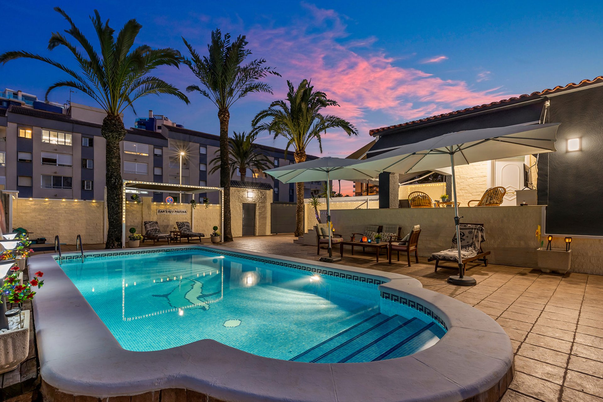 Resale - Villa -
Torrevieja - Punta prima