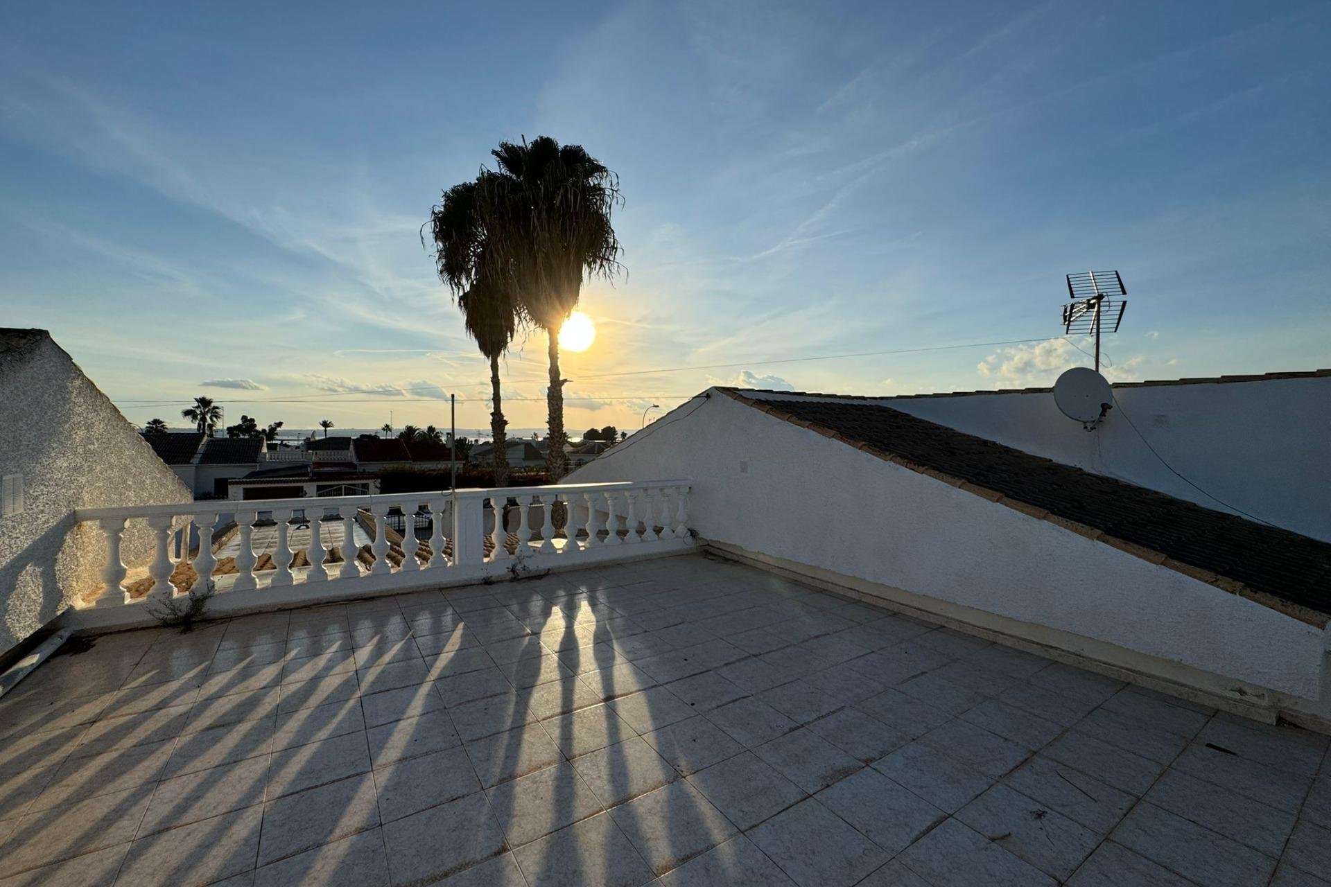 Resale - Villa -
Torrevieja - San Luis - Chaparal