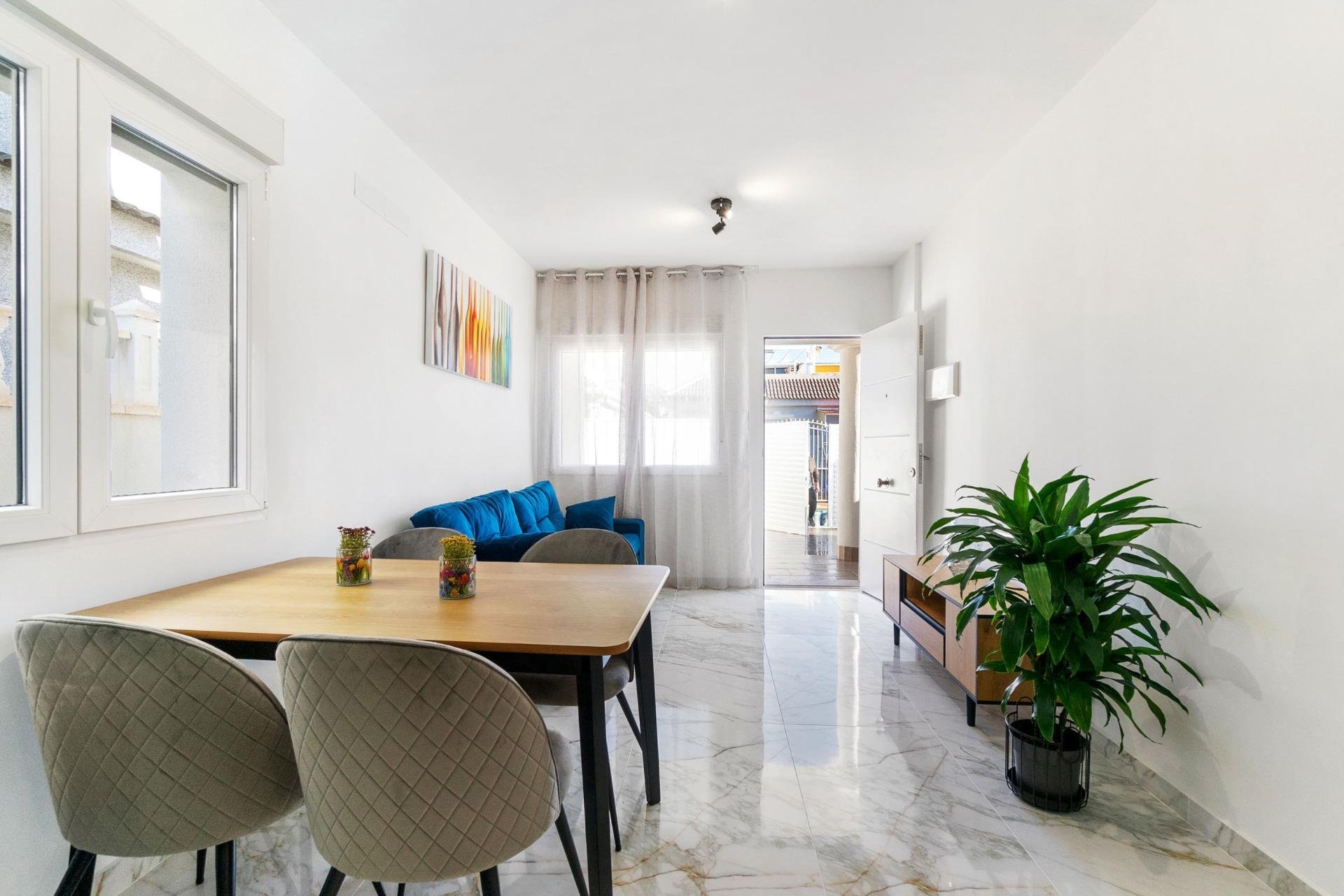 Resale - Villa -
Torrevieja - San Luis - Chaparal