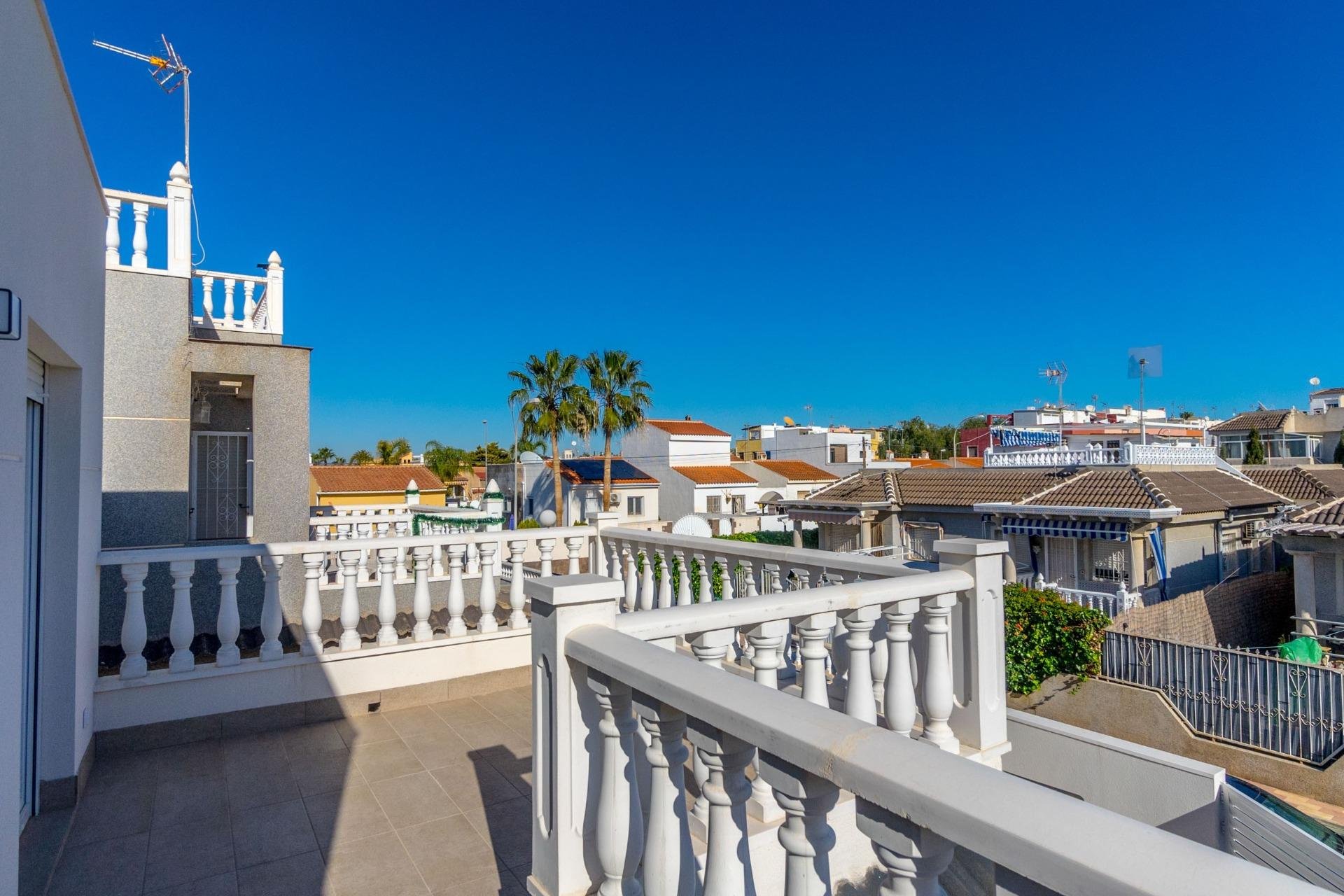 Resale - Villa -
Torrevieja - San Luis - Chaparal