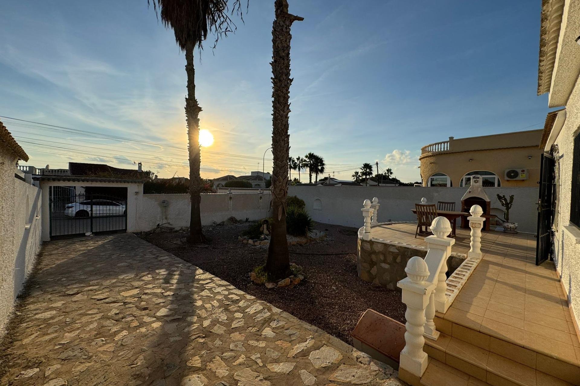 Resale - Villa -
Torrevieja - San Luis - Chaparal