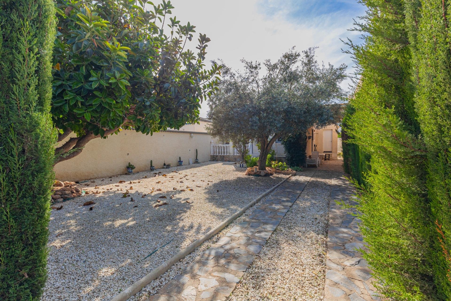 Resale - Villa -
Torrevieja - San Luis - Chaparal