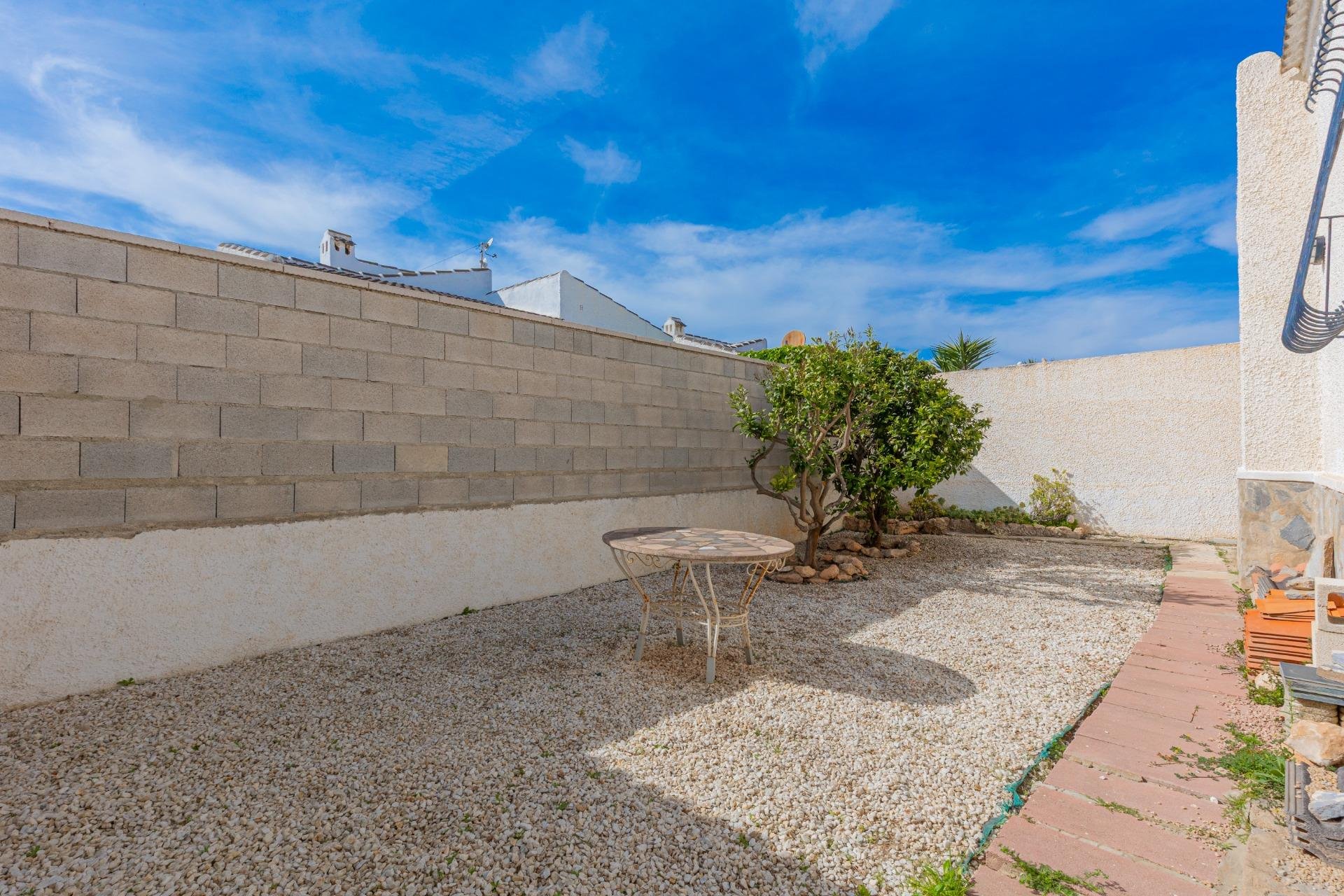 Resale - Villa -
Torrevieja - San Luis - Chaparal