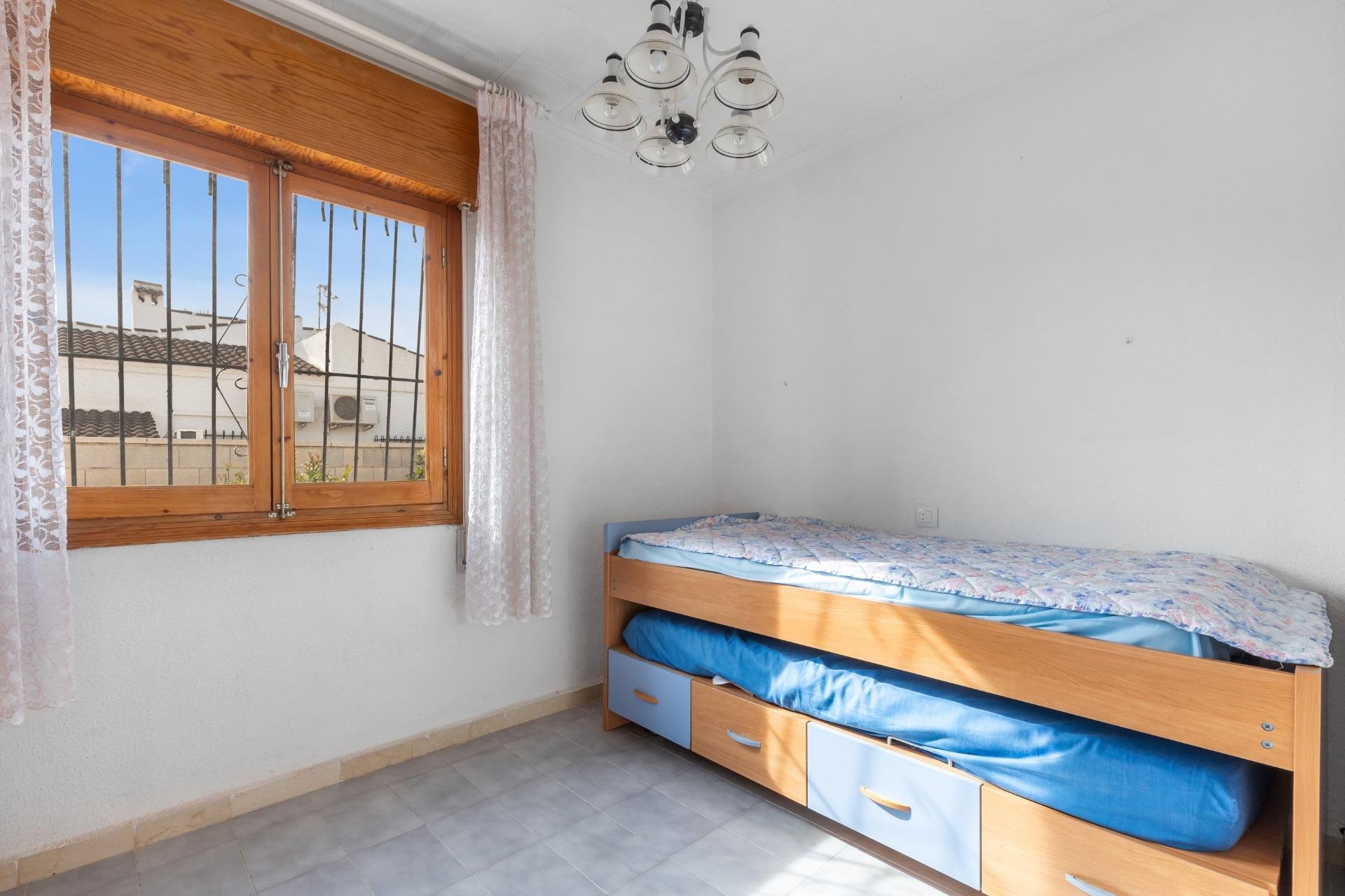 Resale - Villa -
Torrevieja - San Luis - Chaparal