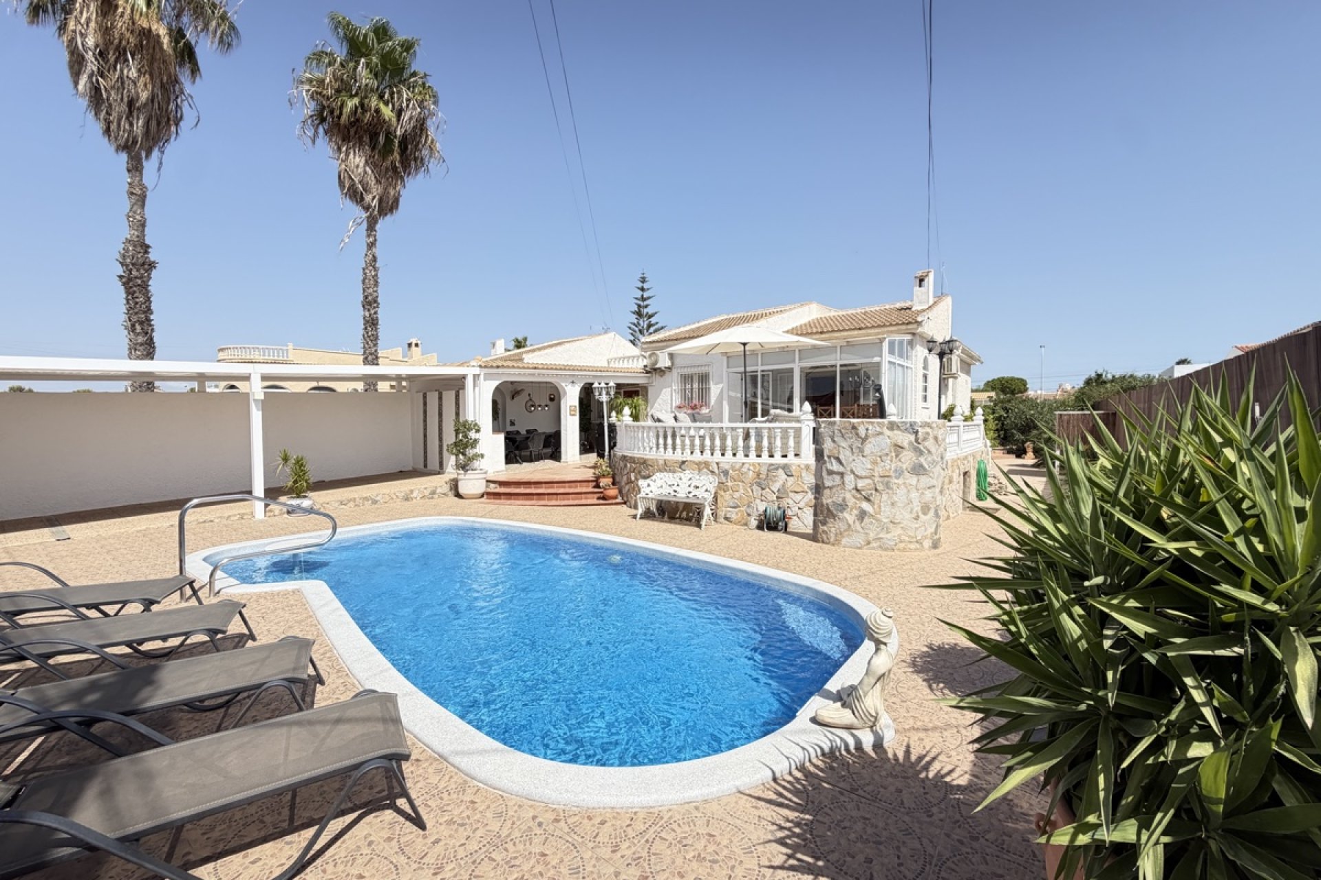 Resale - Villa -
Torrevieja - San Luis
