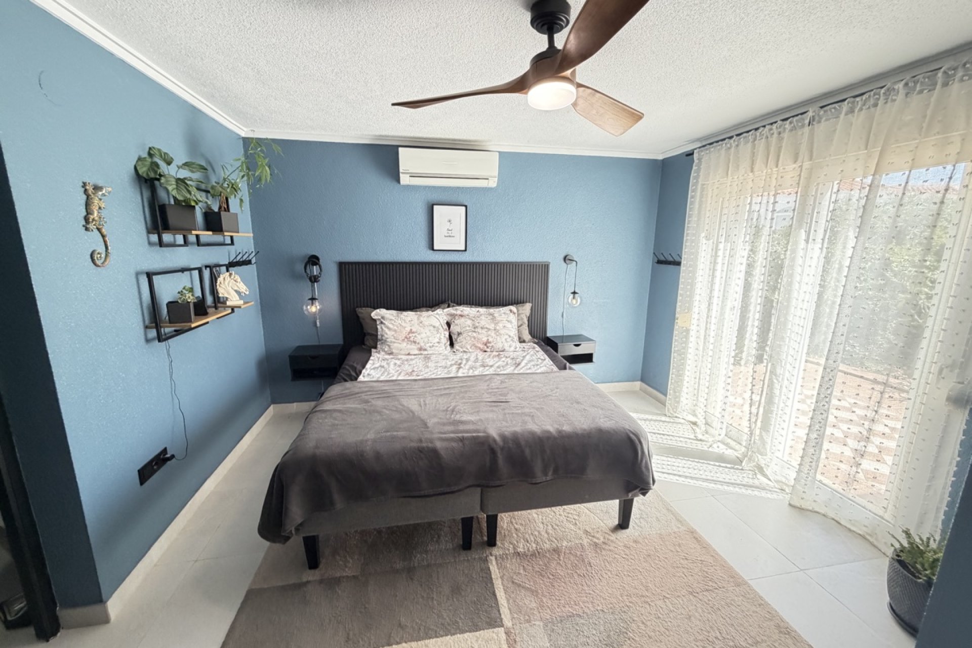 Resale - Villa -
Torrevieja - San Luis