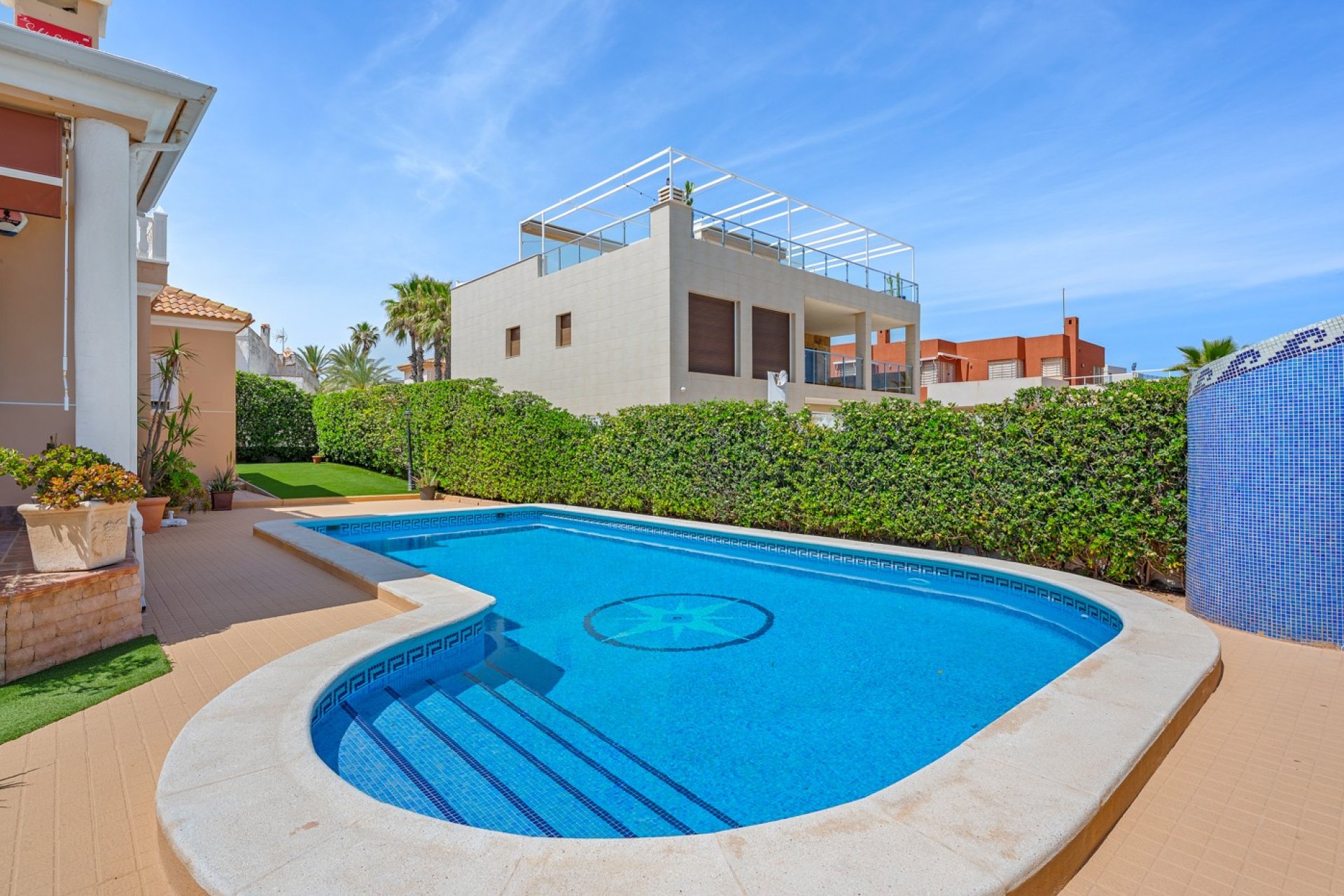 Resale - Villa -
Torrevieja - Torre La Mata