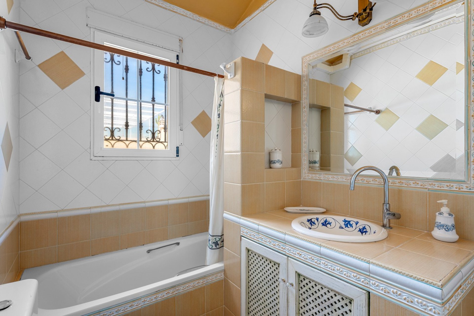 Resale - Villa -
Torrevieja - Torre La Mata