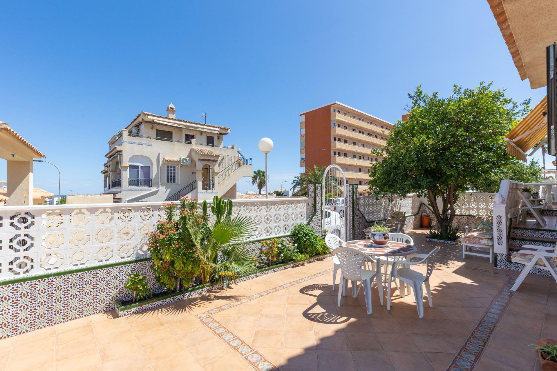 Resale - Villa -
Torrevieja - Torreblanca