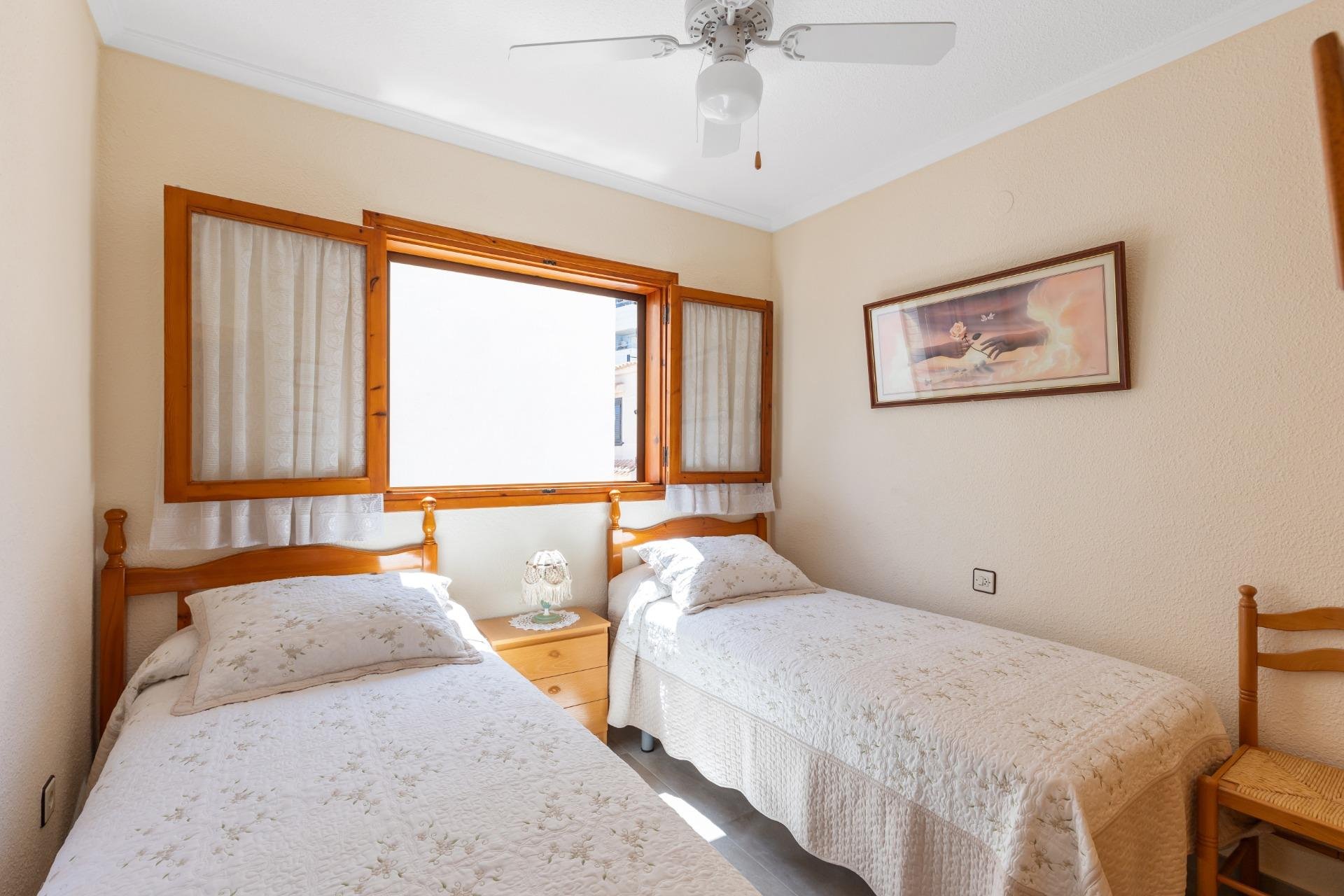 Resale - Villa -
Torrevieja - Torreblanca