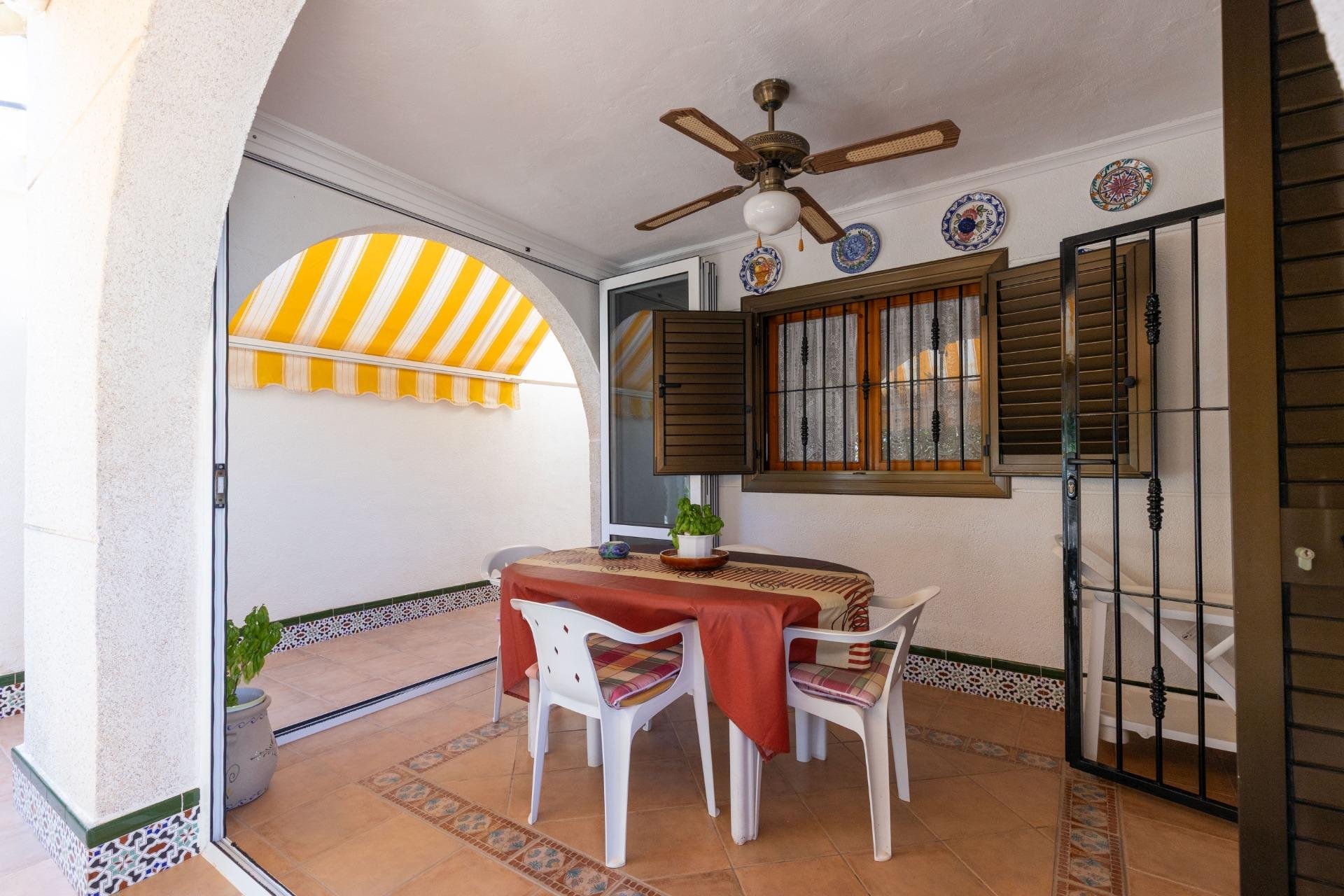 Resale - Villa -
Torrevieja - Torreblanca