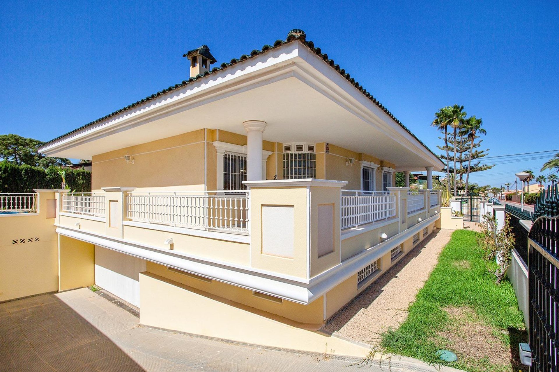 Resale - Villa -
Torrevieja - Torreta florida