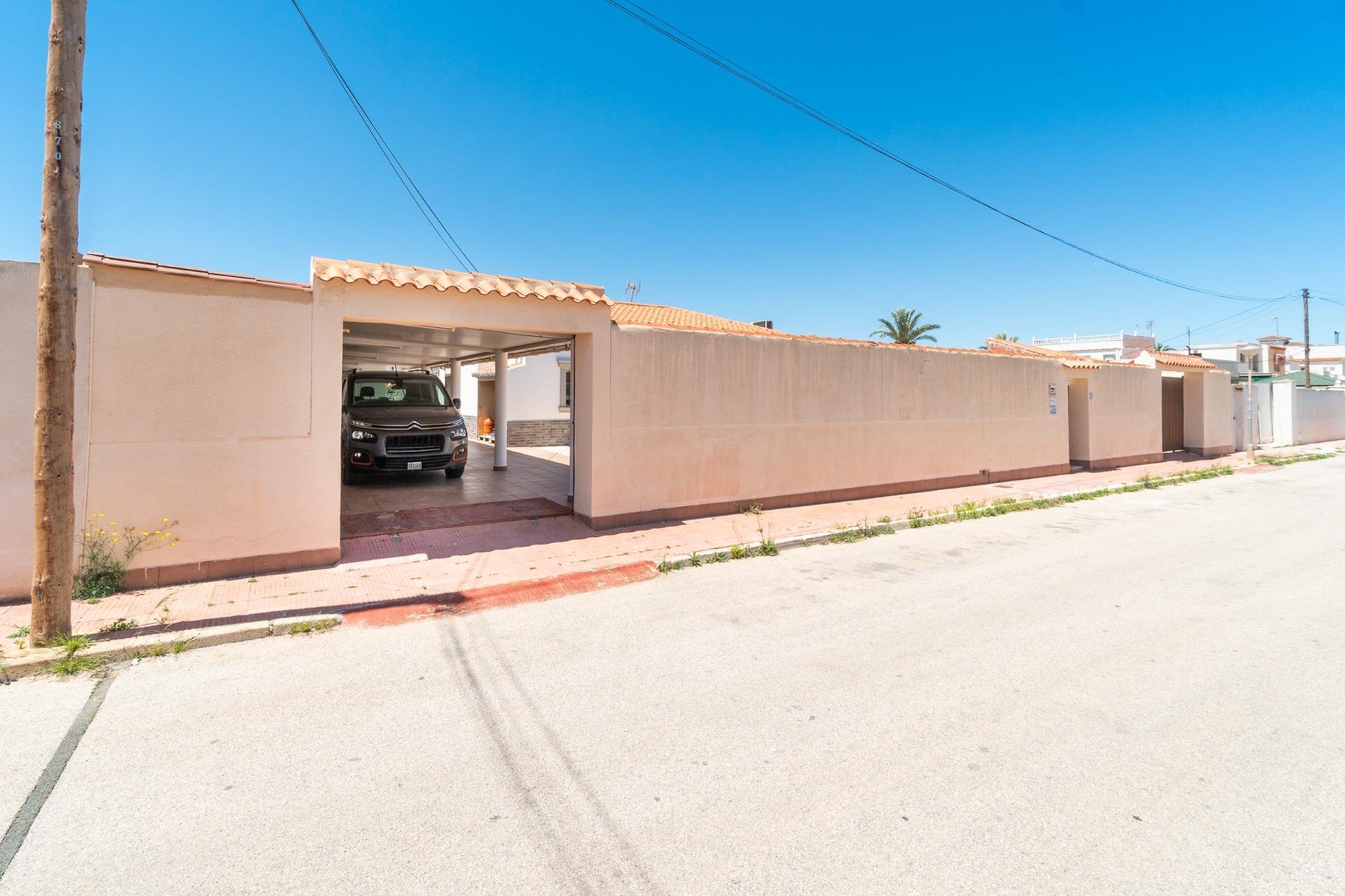 Resale - Villa -
Torrevieja - Torreta florida