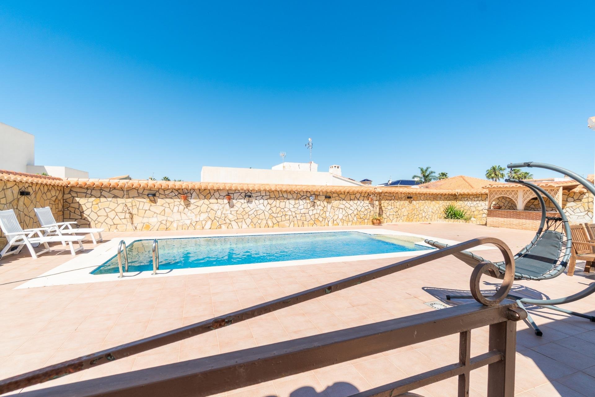 Resale - Villa -
Torrevieja - Torreta florida