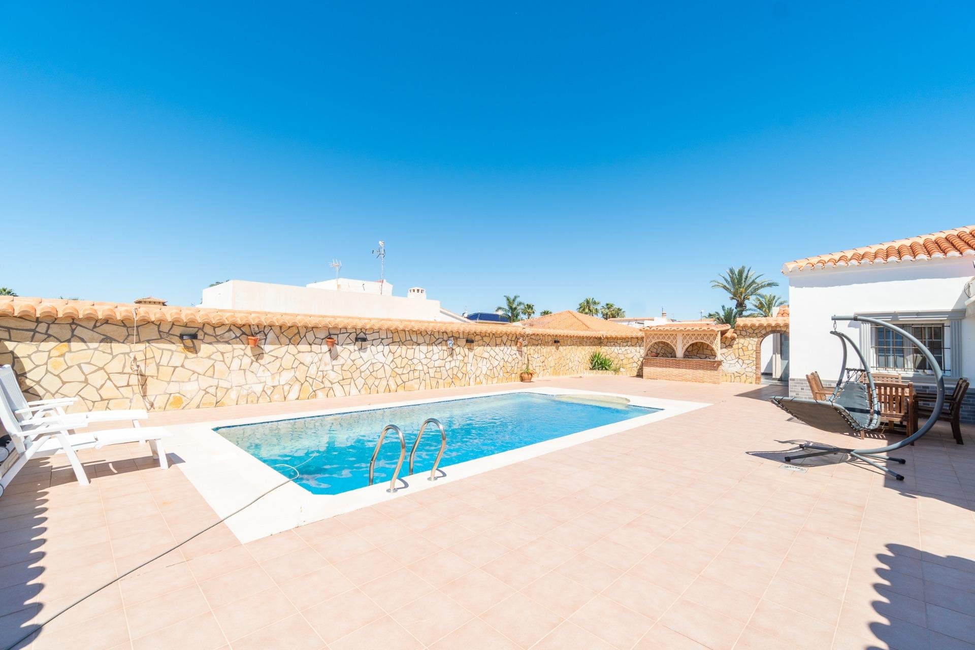 Resale - Villa -
Torrevieja - Torreta florida
