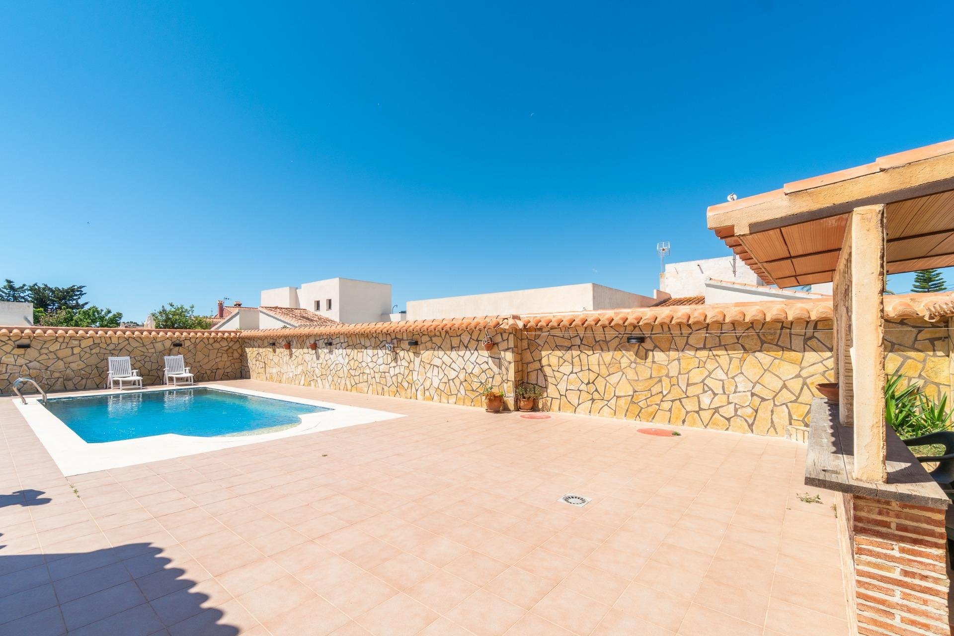 Resale - Villa -
Torrevieja - Torreta florida