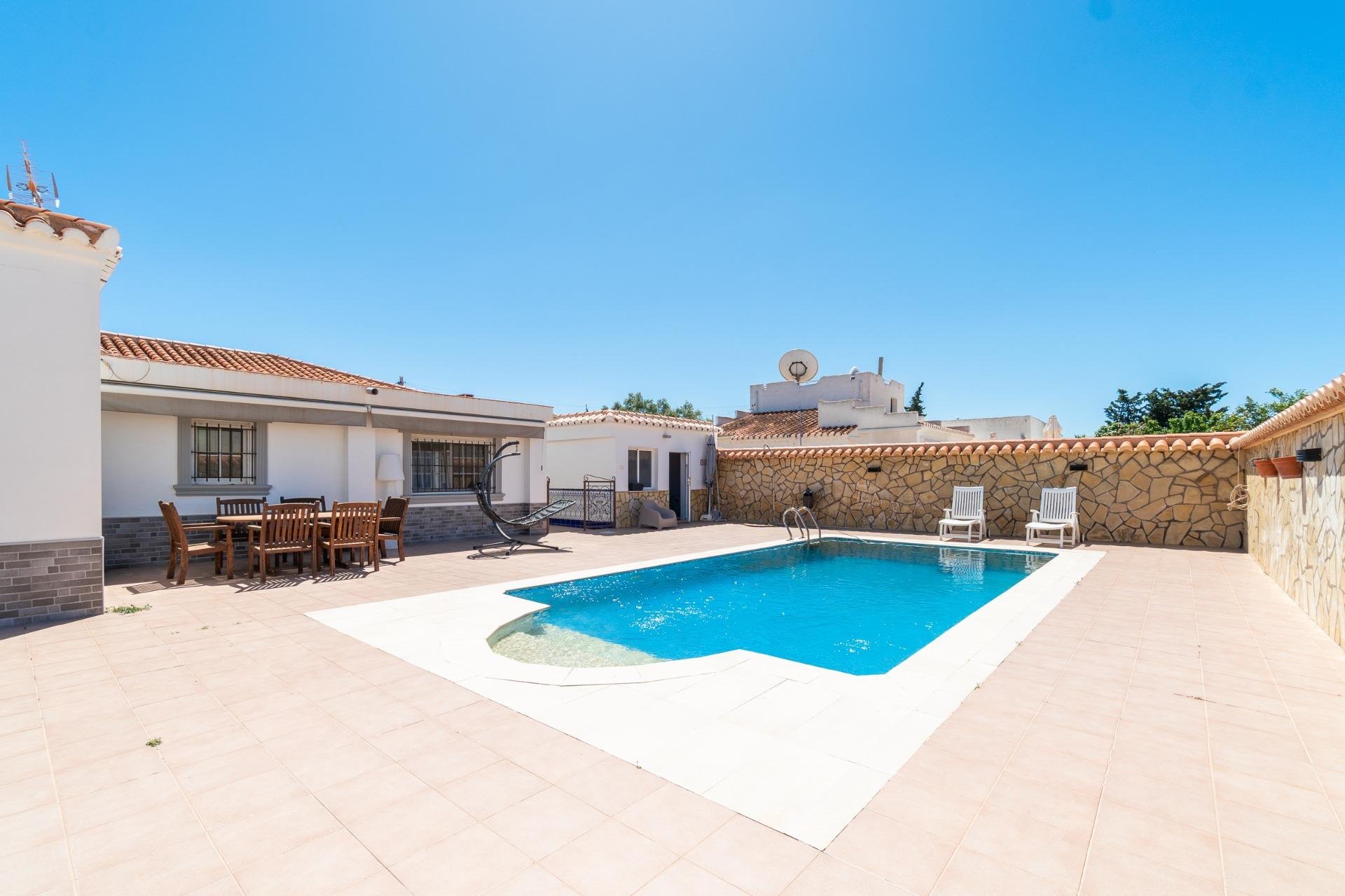 Resale - Villa -
Torrevieja - Torreta florida